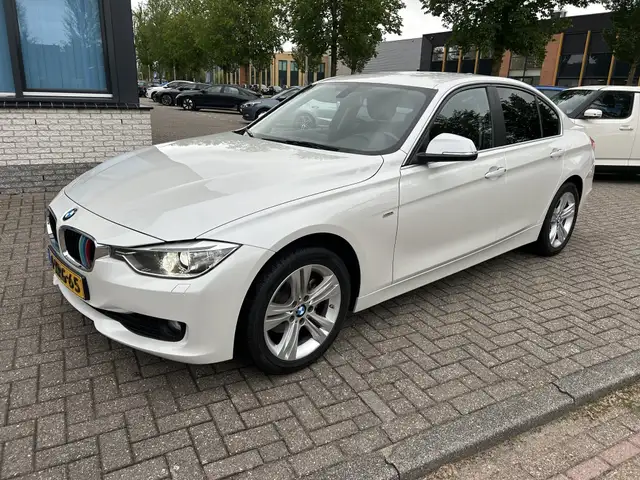 BMW 316 3-serie 316i Executive XENON NAVI CRUISE PDC.