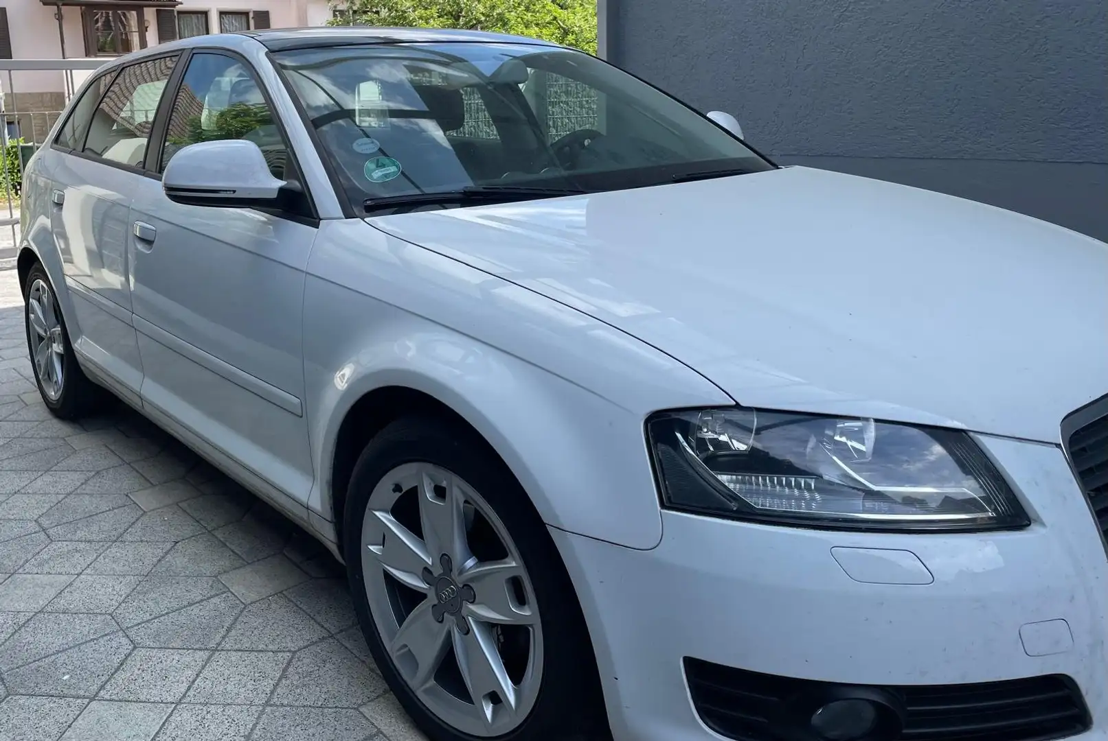 Audi A3 A3 1.4 TFSI Sportback S tronic Ambition Bílá - 1