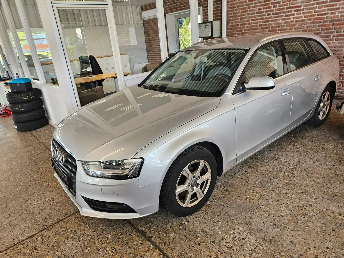 Audi A4 Avant Ambiente+Automatik+ACC+PDC+Scheckheft Plateado - 1