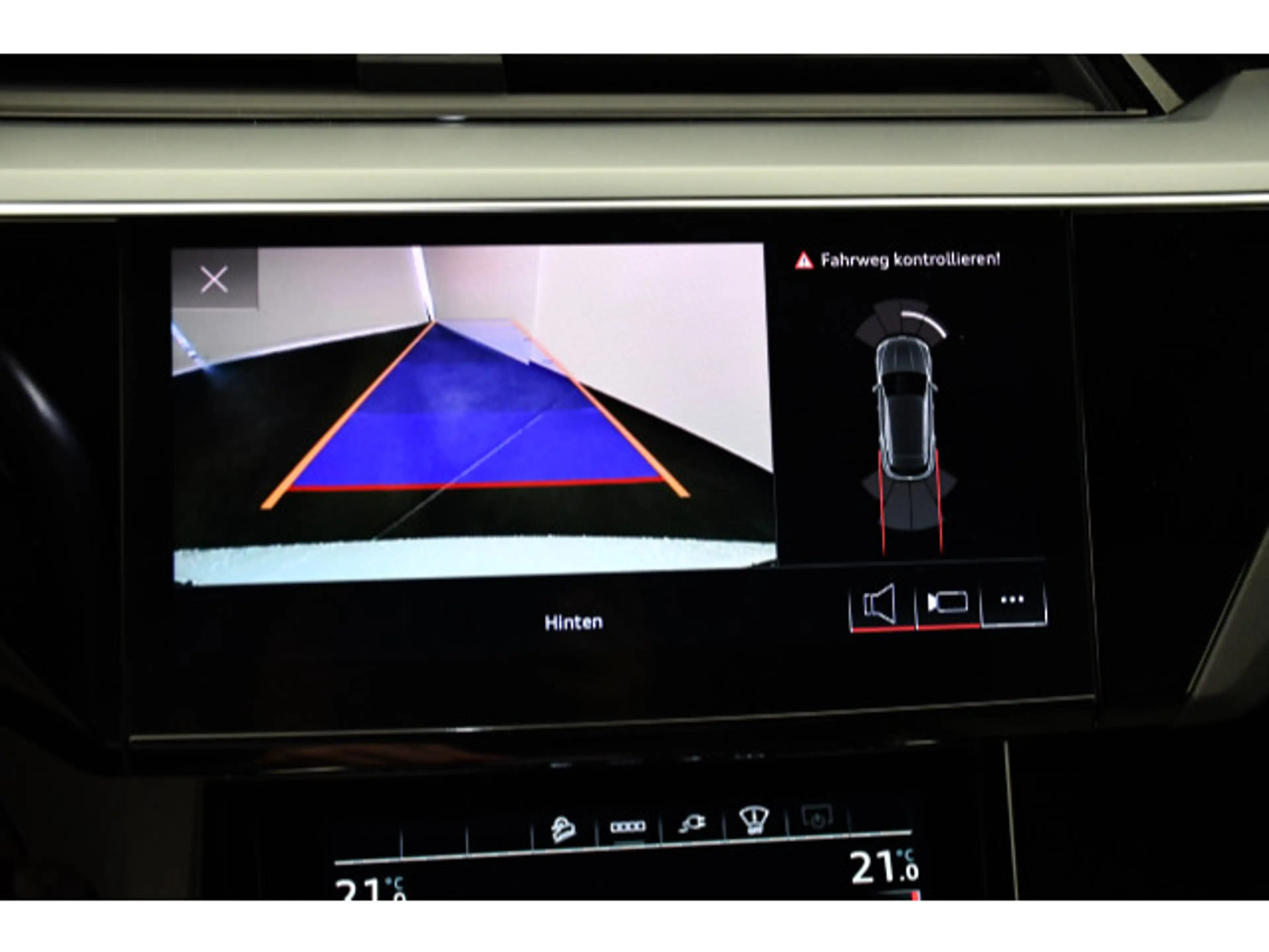 Audi e-tron 55 quattro advanced AHK/Rückkam/ACC — photo 8
