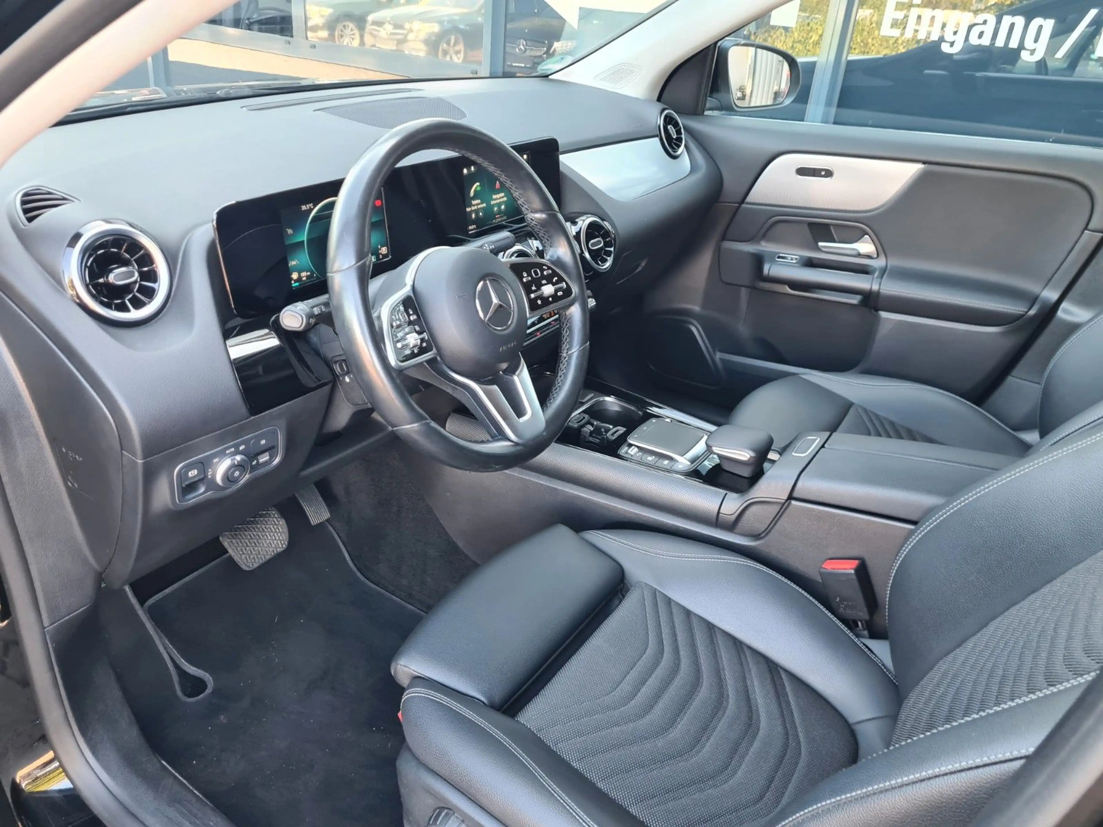 Mercedes-Benz GLA 200 d 4Matic - NAVI - LED - AHK - CAM - — photo 10