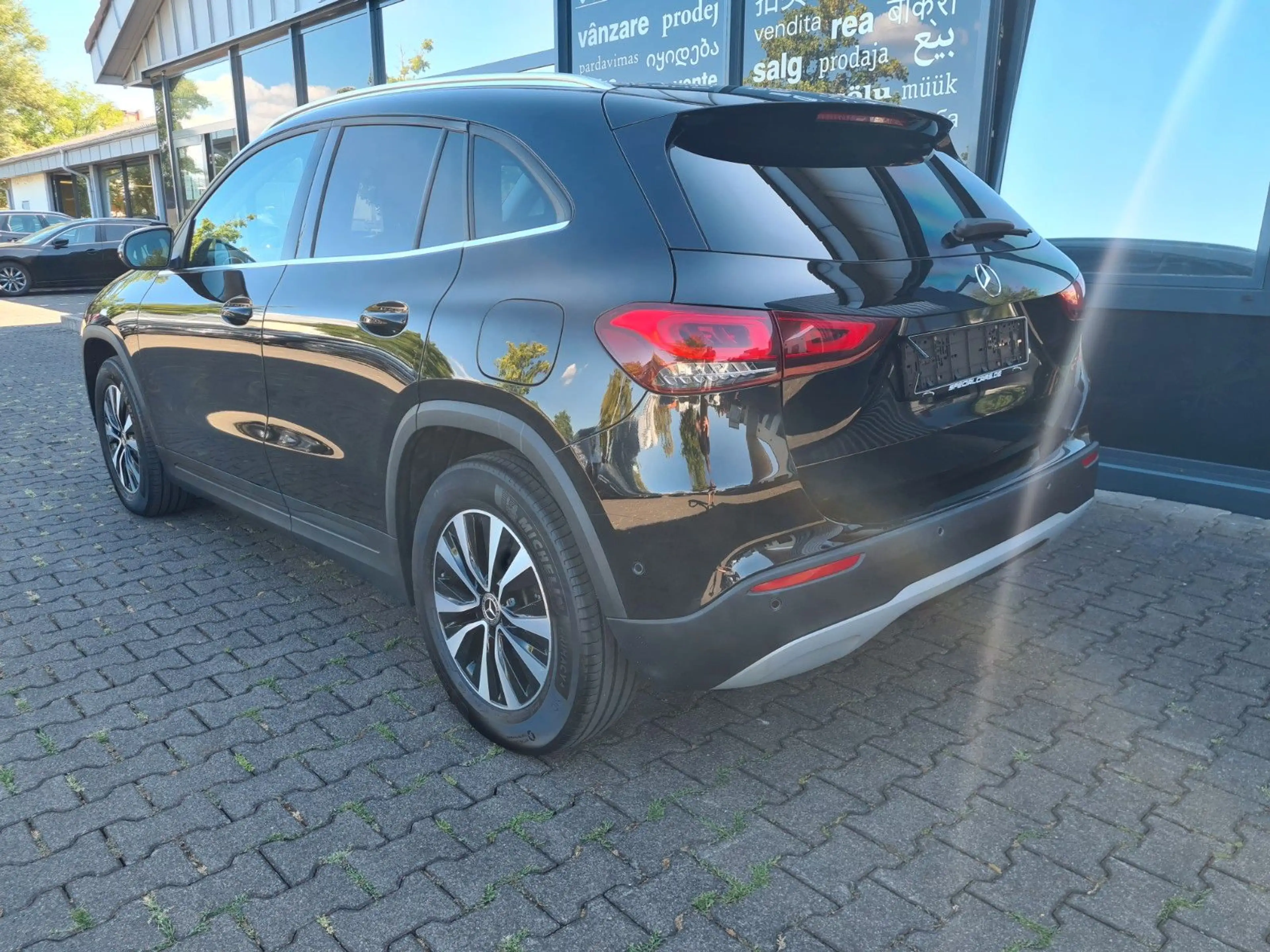 Mercedes-Benz GLA 200 d 4Matic - NAVI - LED - AHK - CAM - — photo 5