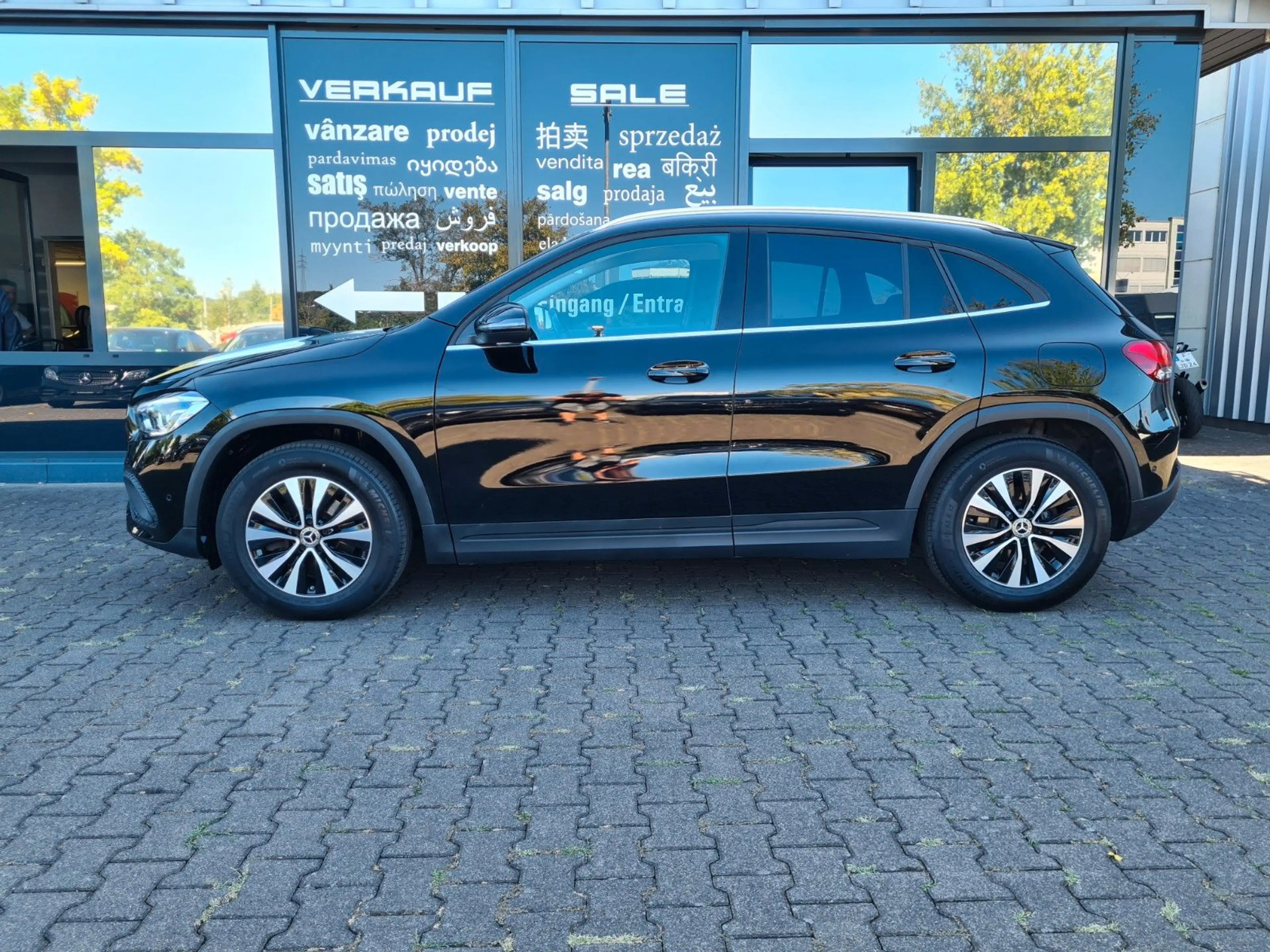 Mercedes-Benz GLA 200 d 4Matic - NAVI - LED - AHK - CAM - — photo 4