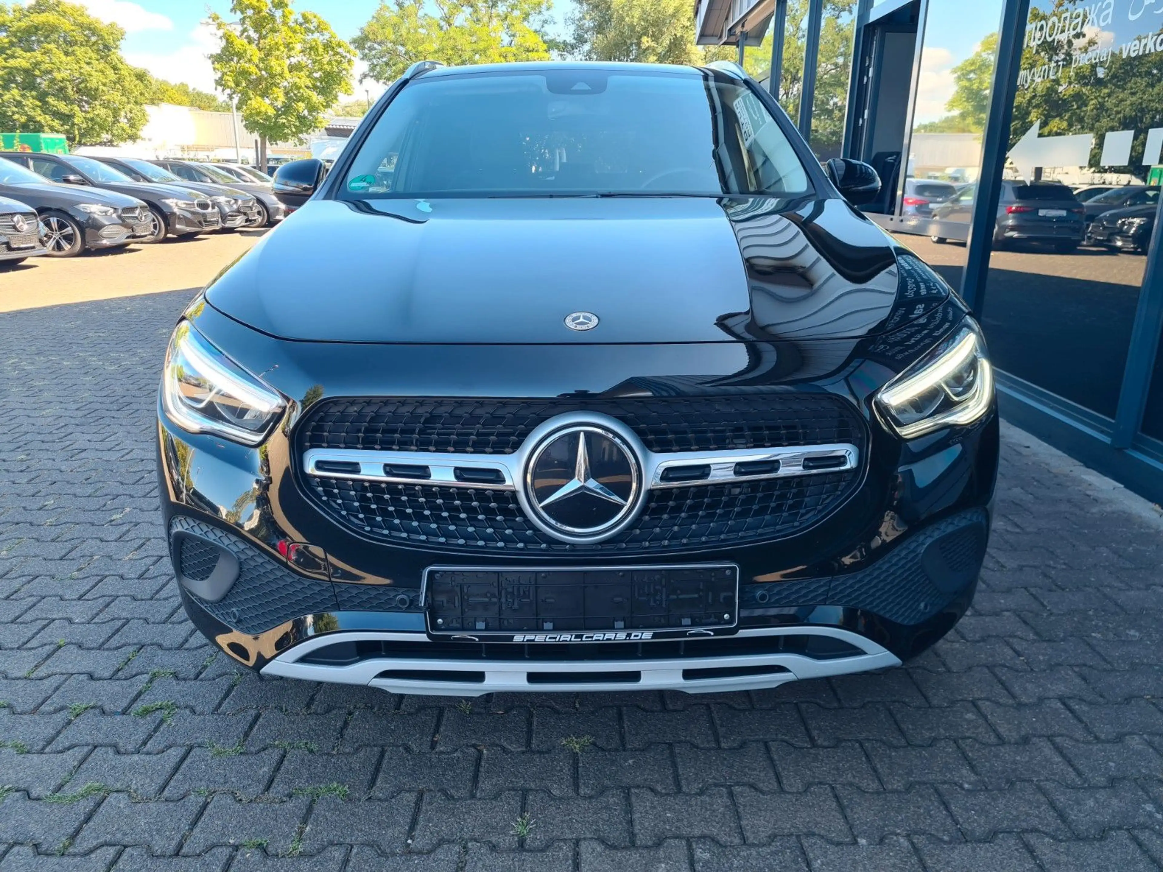 Mercedes-Benz GLA 200 d 4Matic - NAVI - LED - AHK - CAM - — photo 2