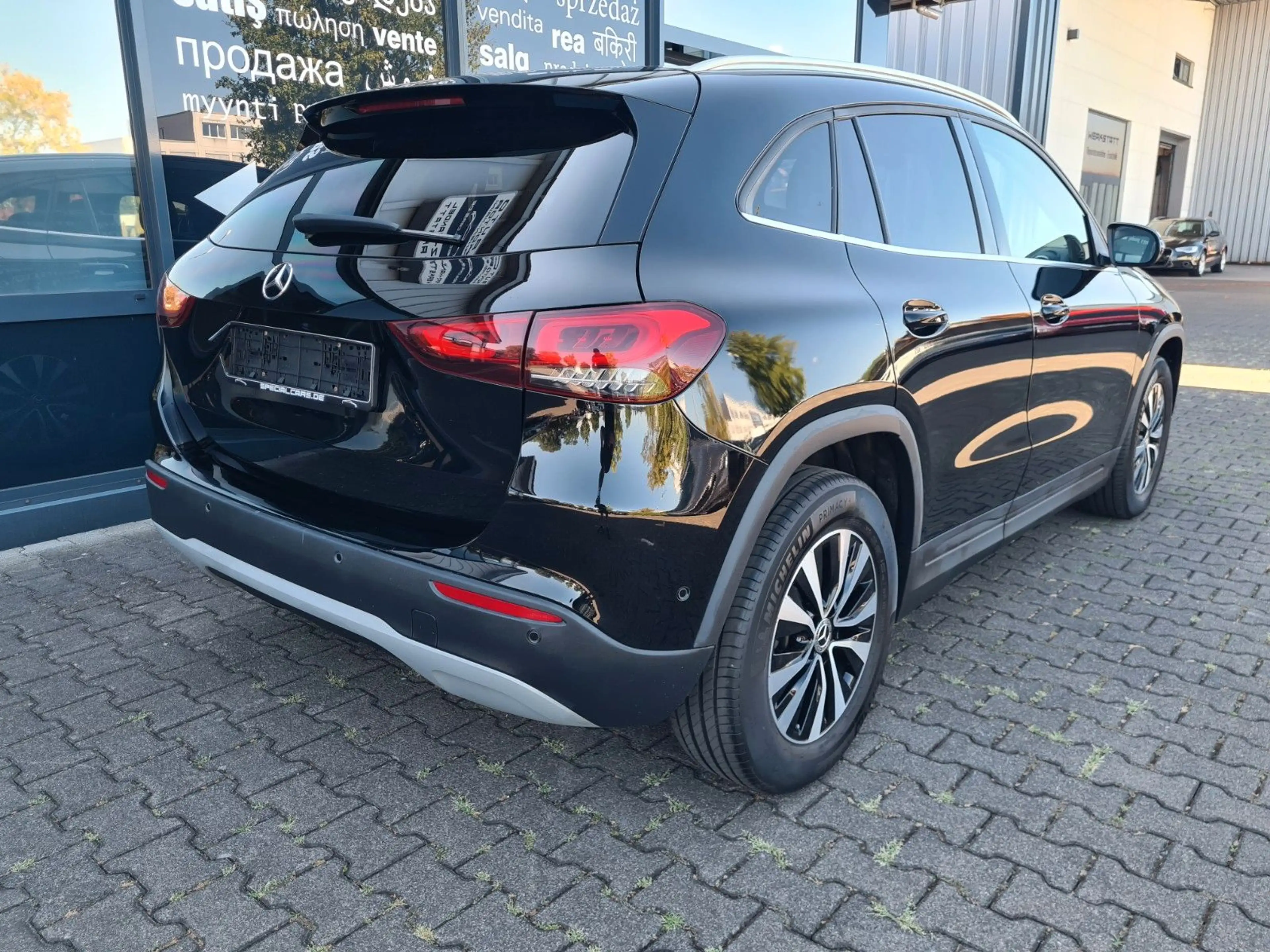 Mercedes-Benz GLA 200 d 4Matic - NAVI - LED - AHK - CAM - — photo 8