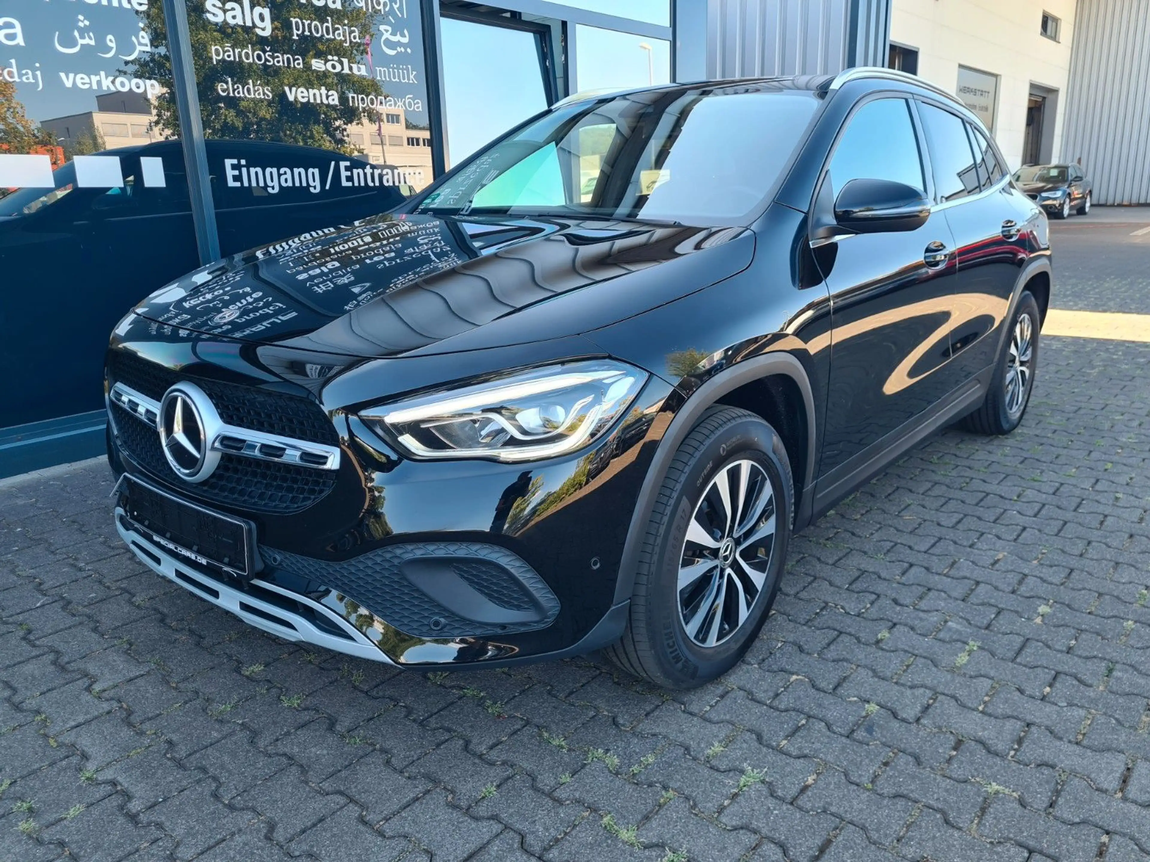 Mercedes-Benz GLA 200 d 4Matic - NAVI - LED - AHK - CAM - — photo 3