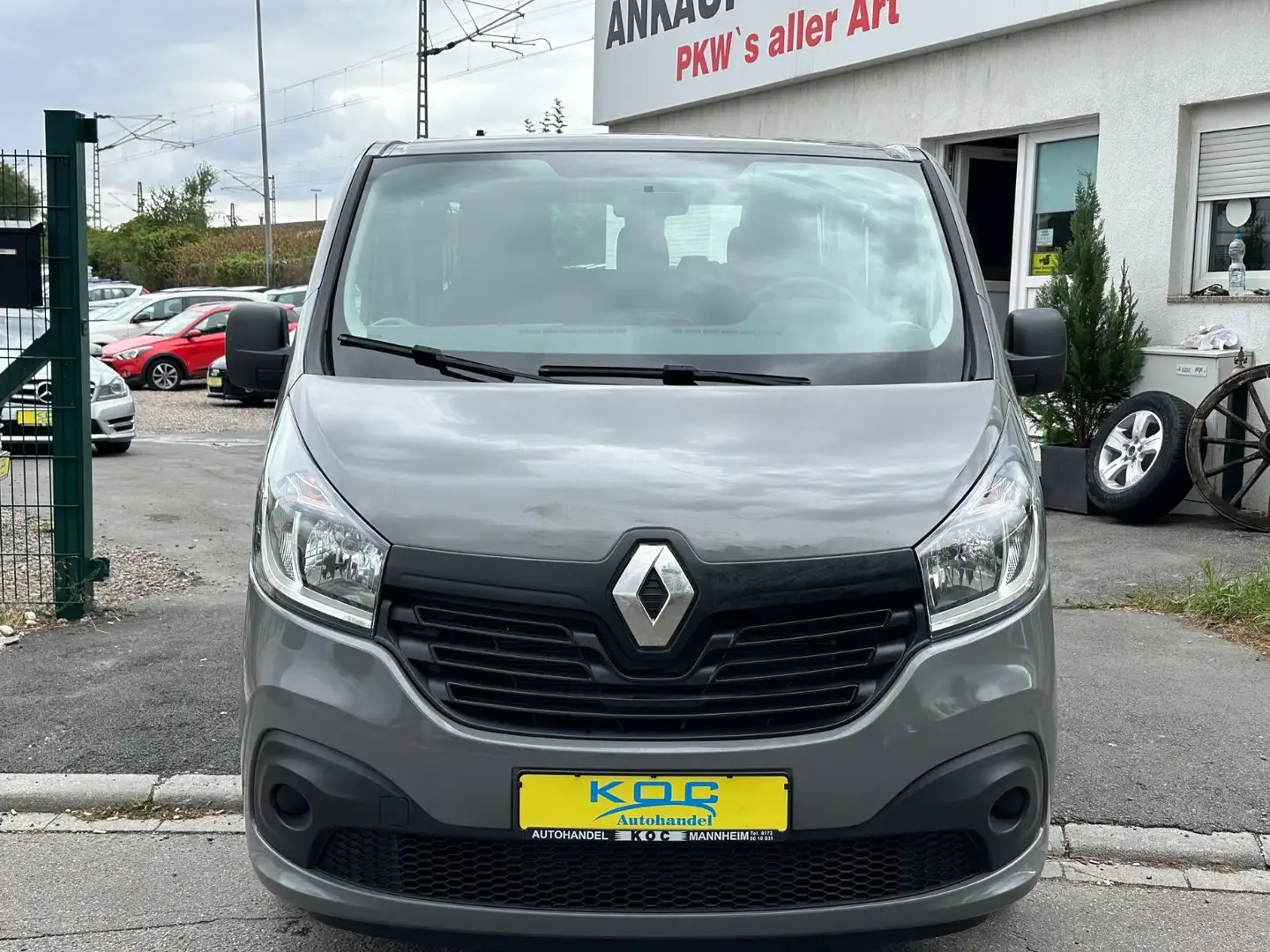 Renault Trafic 1.6 dCi L2H1 / 8-Sitze / 1. Hand Grau - 2
