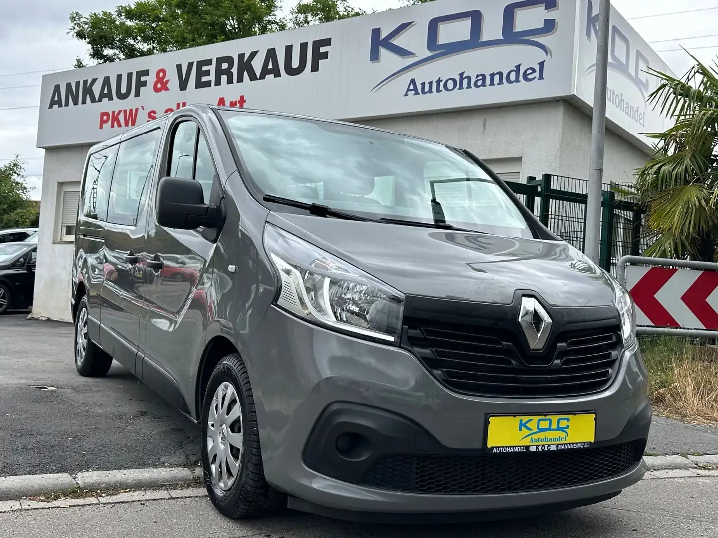 Renault Trafic 1.6 dCi L2H1 / 8-Sitze / 1. Hand Grau - 1