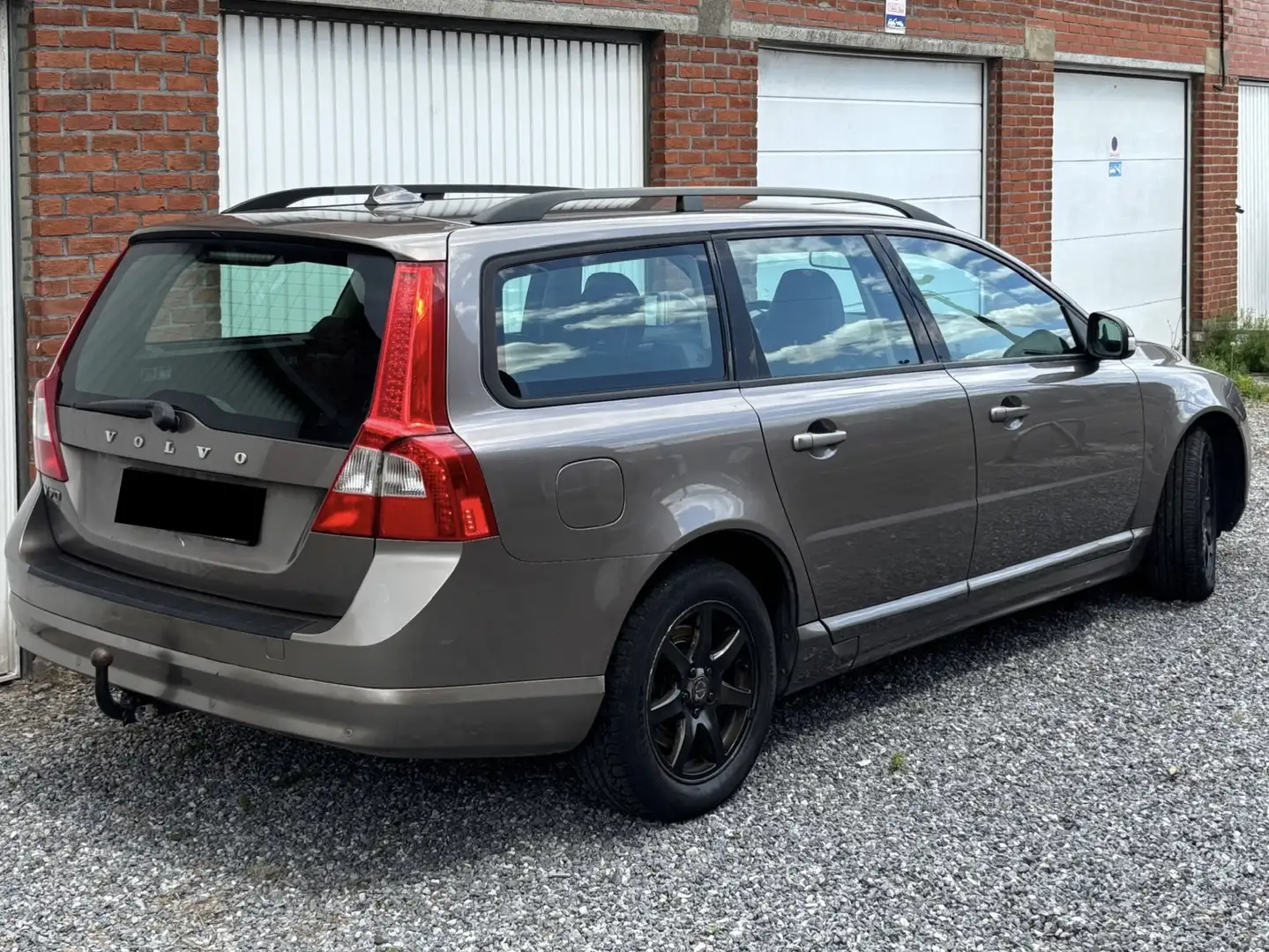 Volvo V70 2.4 D Kinetic Geartronic - 2