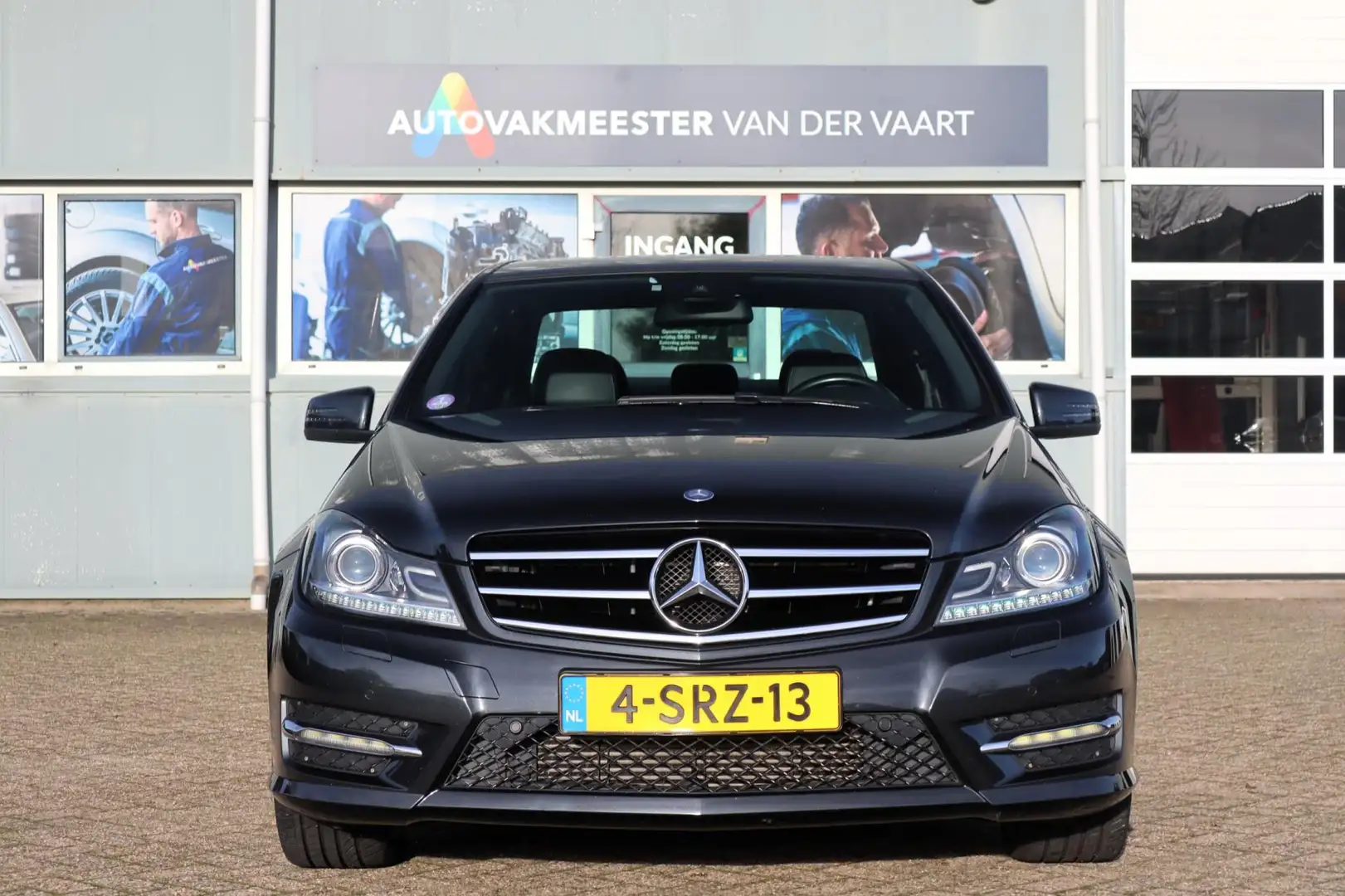 Mercedes-Benz C 180 Avantgarde Edition C AMG Zwart - 2