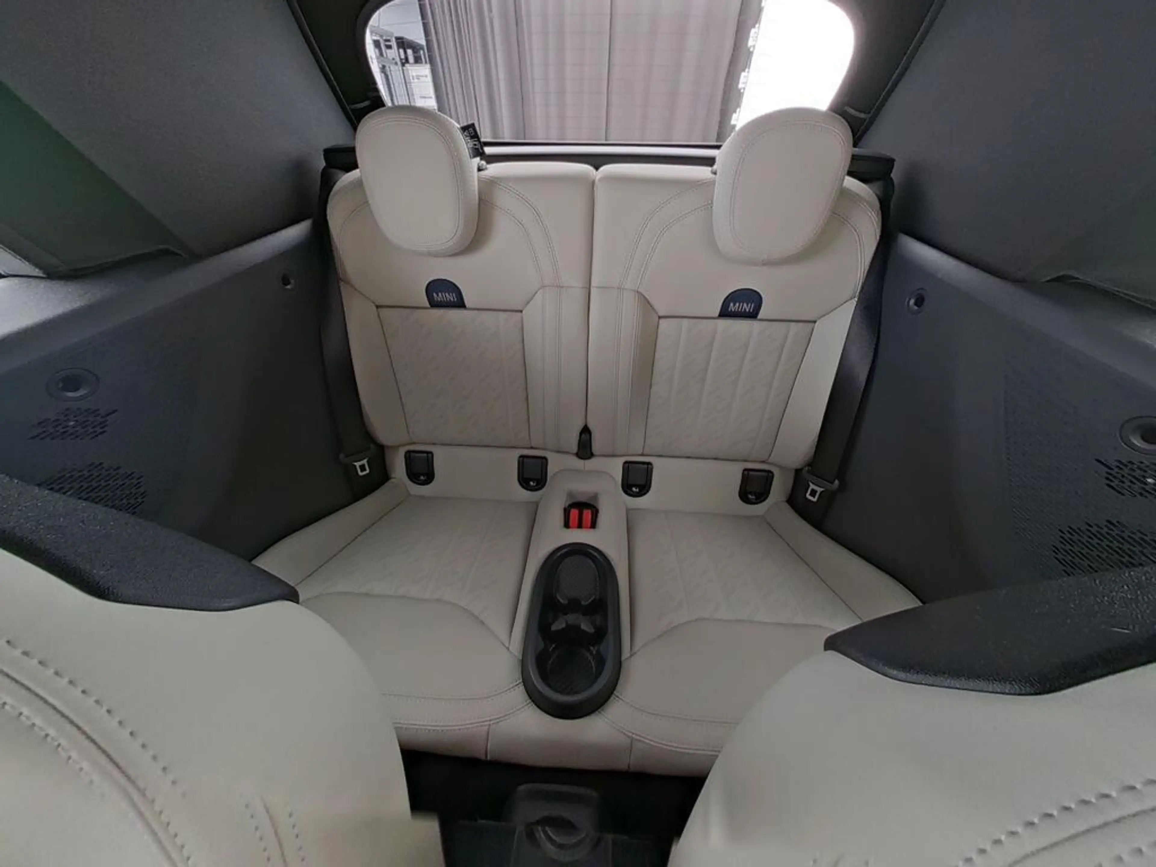 MINI Cooper C Cabrio 2.0 Favoured L — photo 6