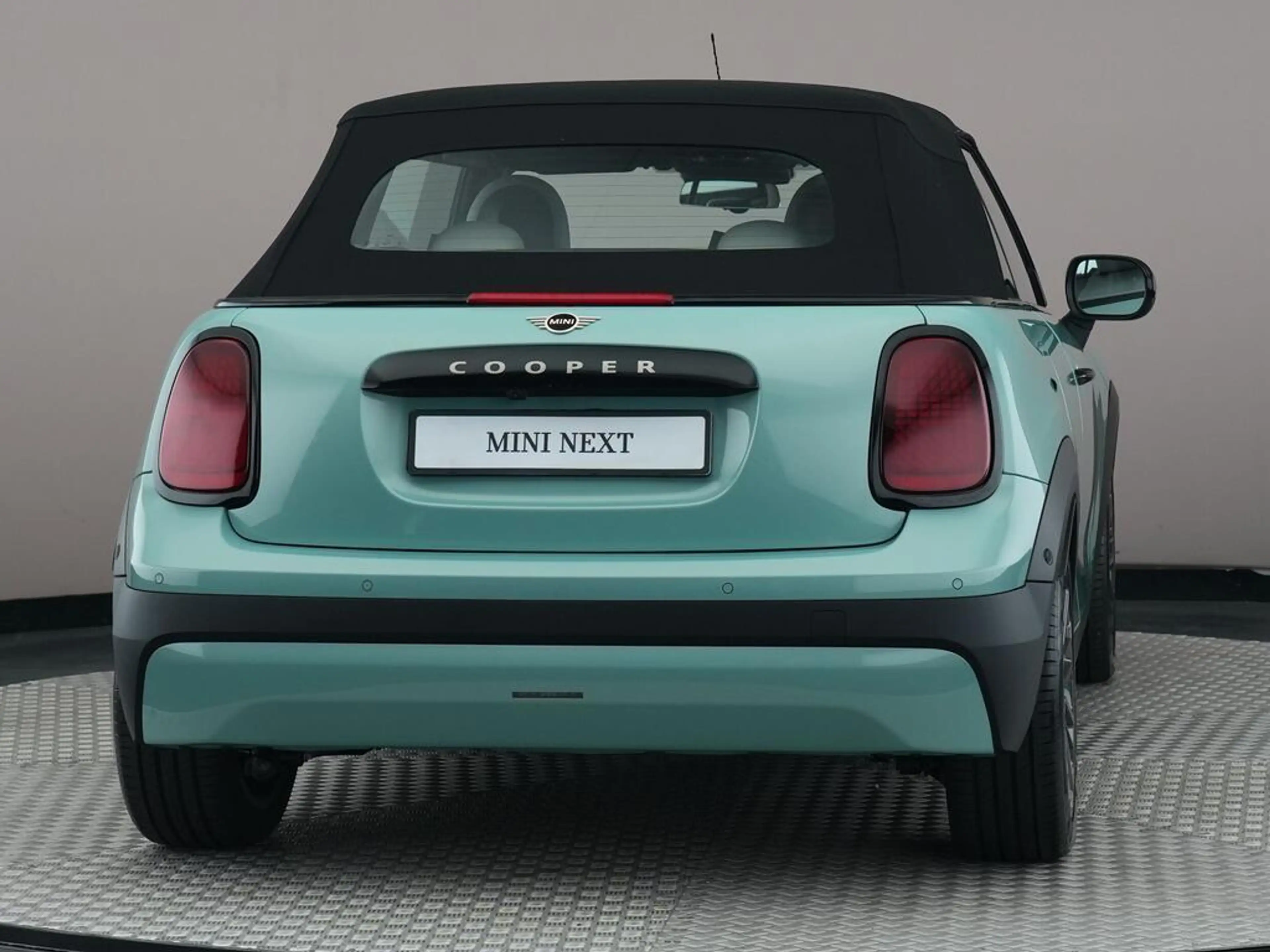 MINI Cooper C Cabrio 2.0 Favoured L — photo 9