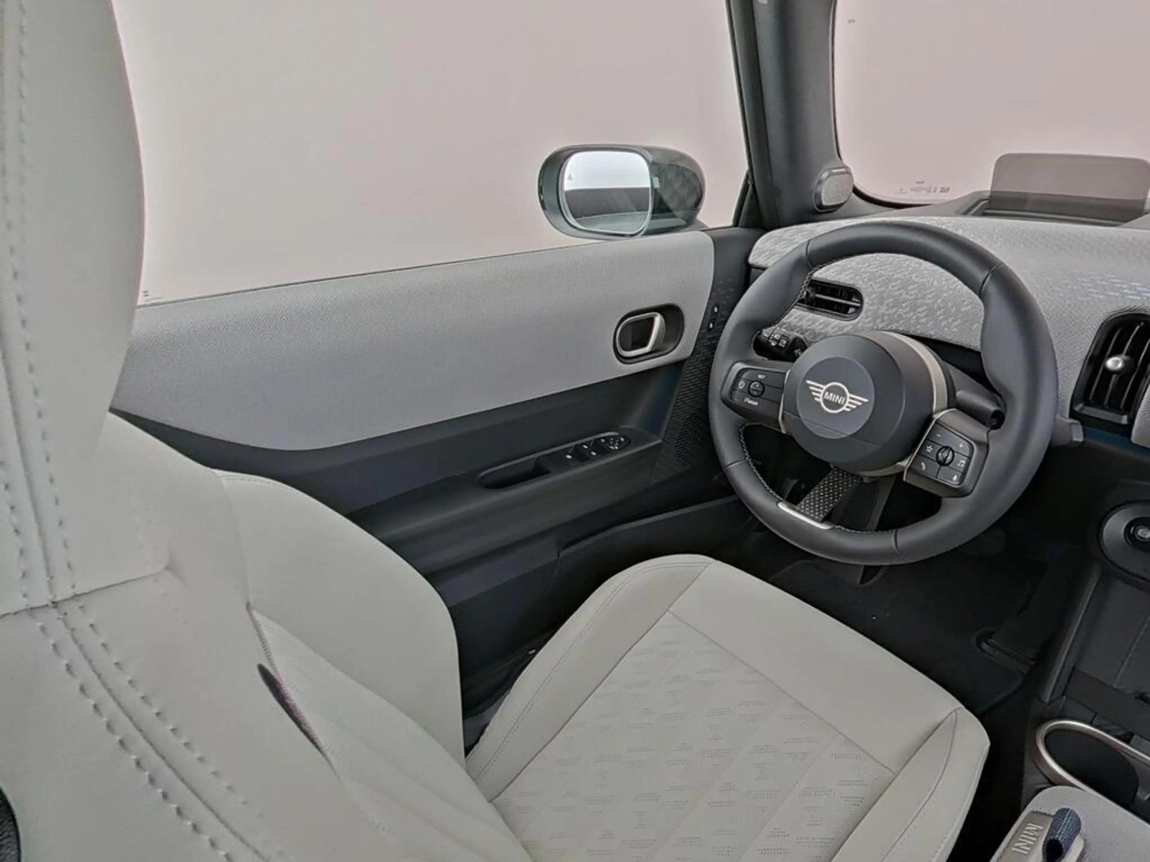MINI Cooper C Cabrio 2.0 Favoured L — photo 4