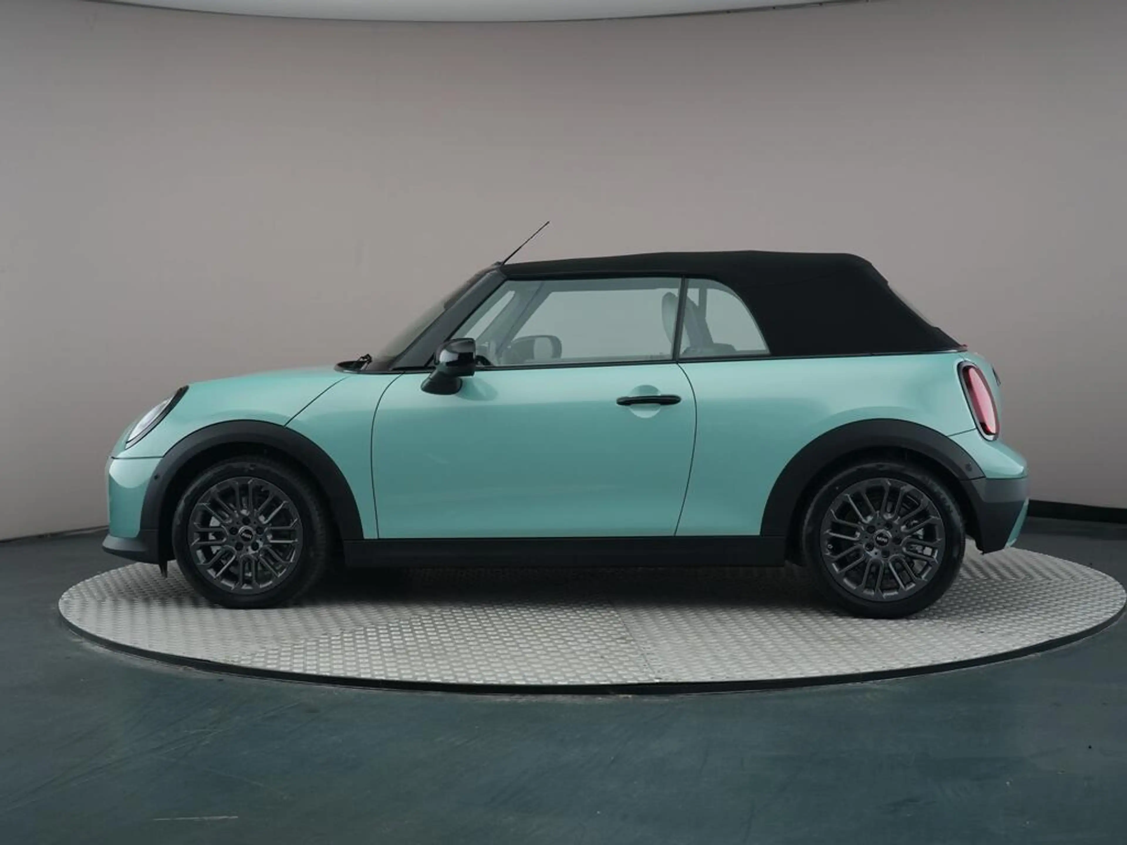 MINI Cooper C Cabrio 2.0 Favoured L — photo 7