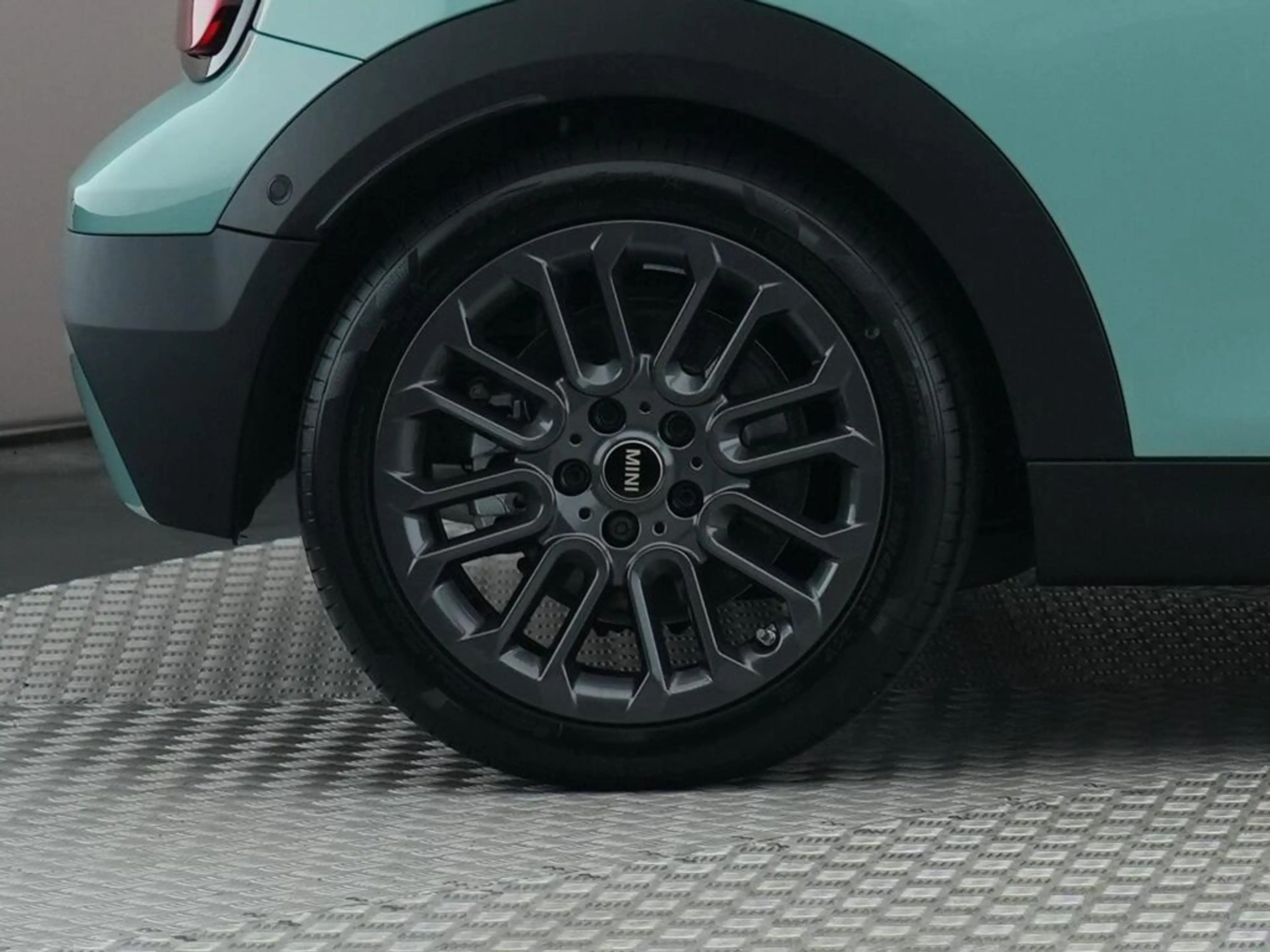 MINI Cooper C Cabrio 2.0 Favoured L — photo 15