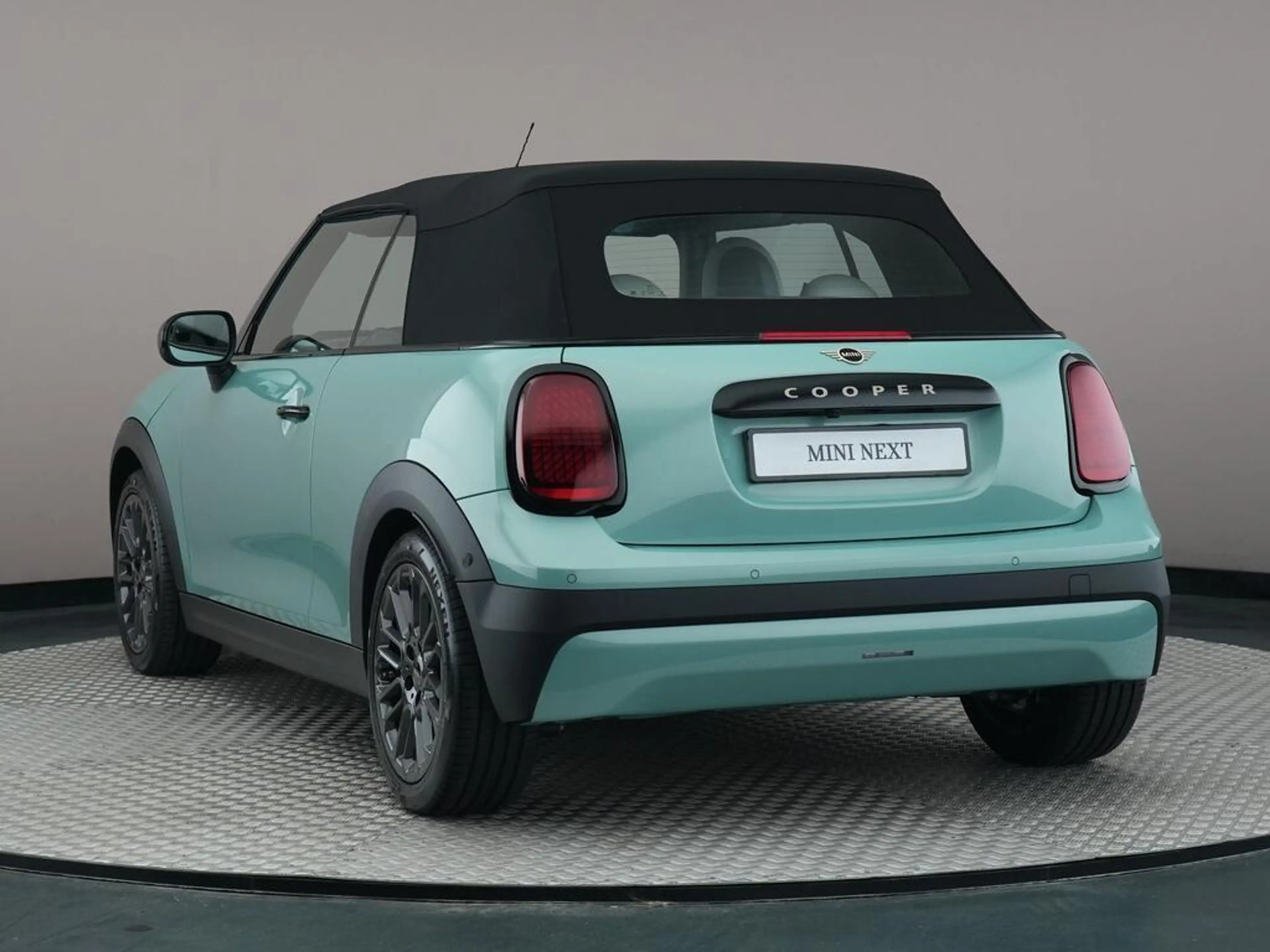 MINI Cooper C Cabrio 2.0 Favoured L — photo 10
