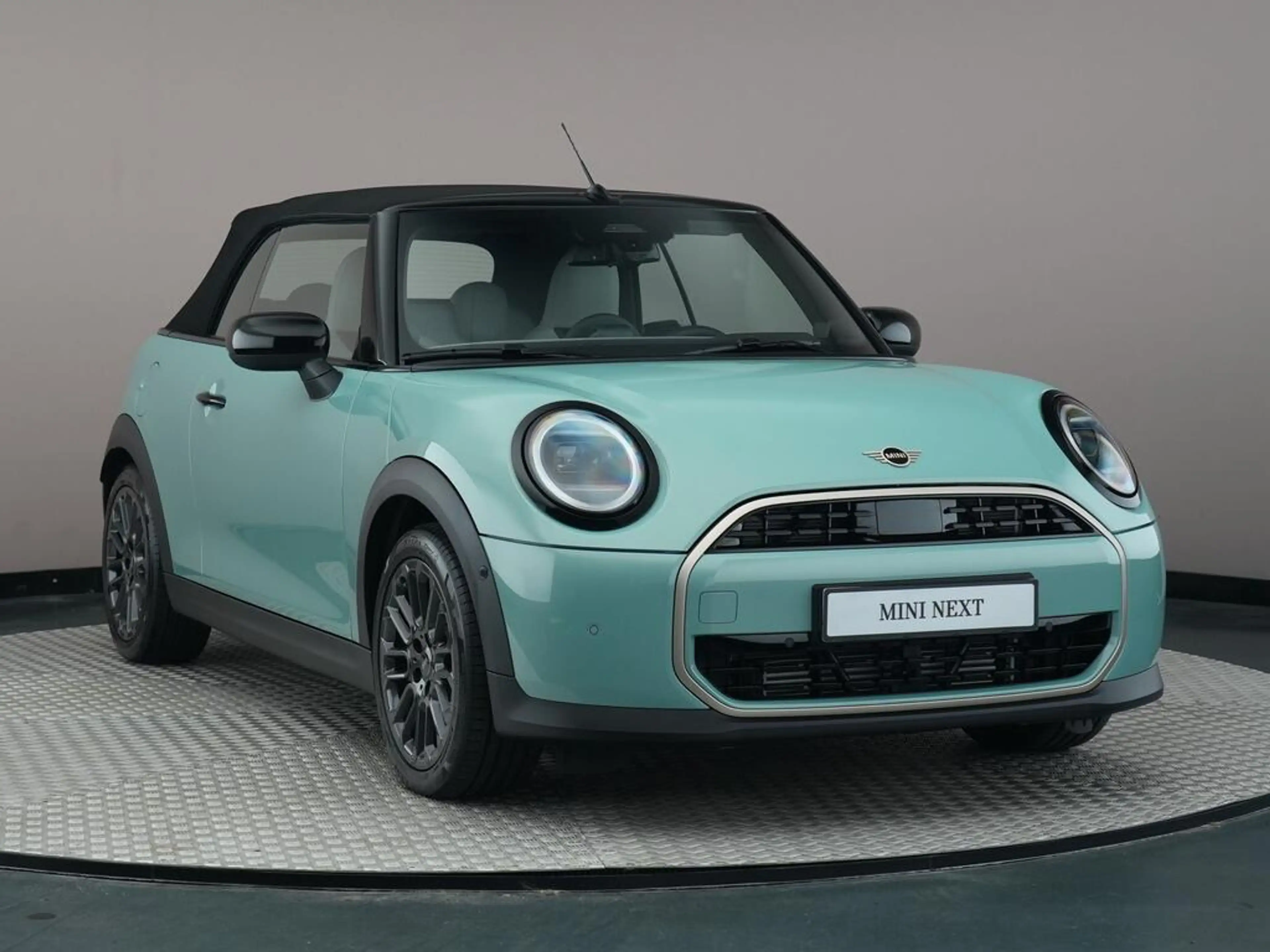 MINI Cooper C Cabrio 2.0 Favoured L — photo 3