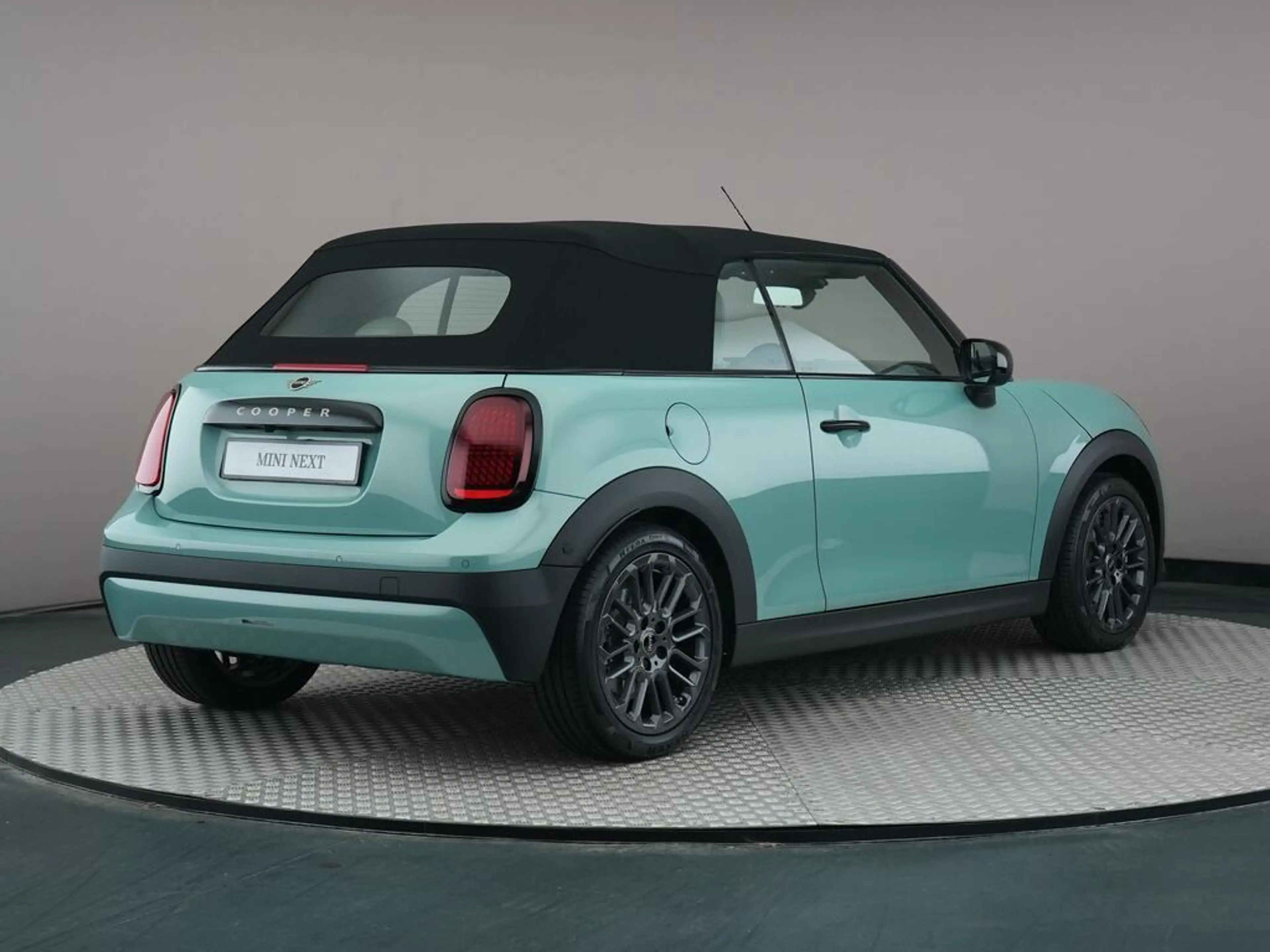 MINI Cooper C Cabrio 2.0 Favoured L — photo 11