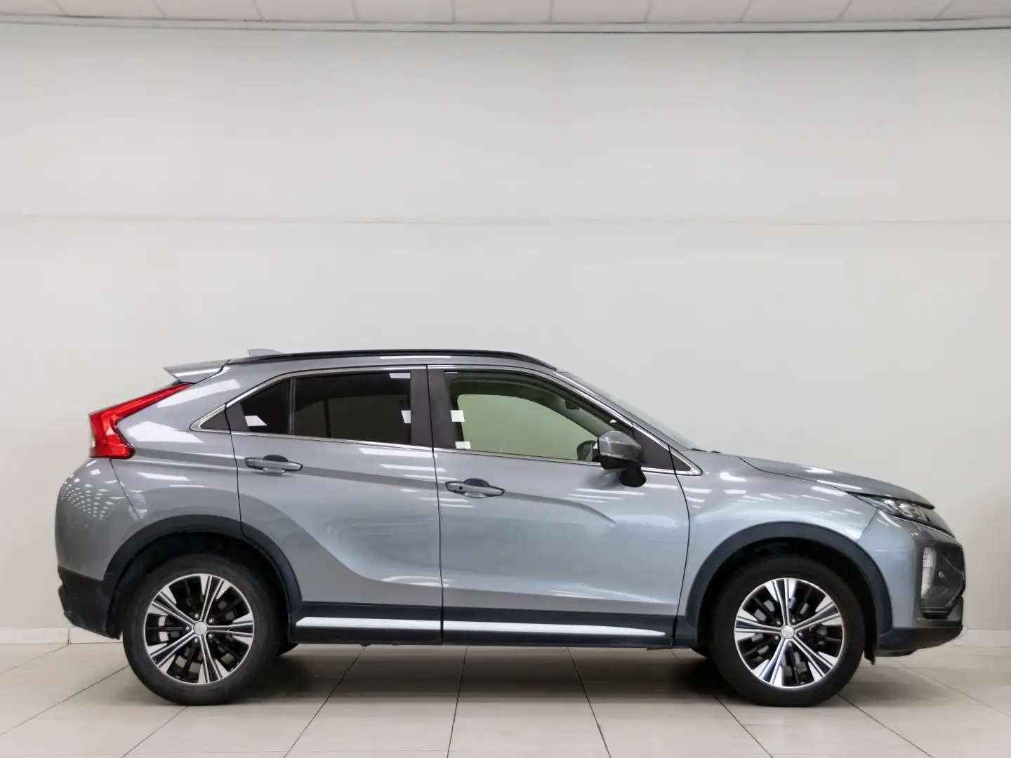 Mitsubishi Eclipse Cross 150 T Motion 2WD 8CVT Gris - 2