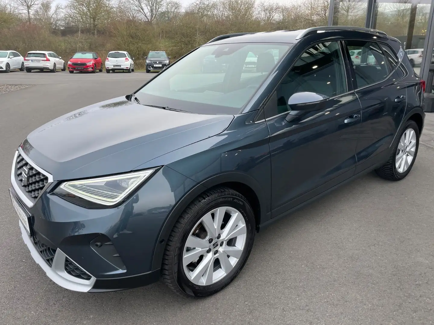 SEAT Arona 1,0TSi Xperience Schalter Navi LED Kamera Grau - 1