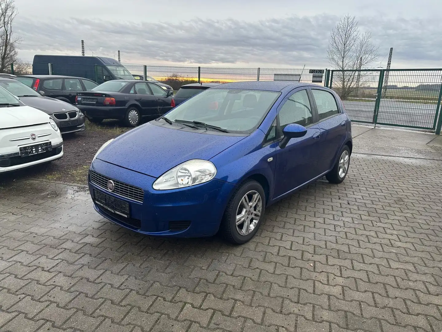 Fiat Grande Punto Grande Punto  5-Türer 1.2 8V Active Blau - 2