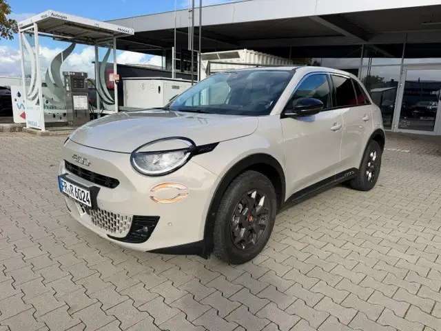 Fiat 600 Hybrid La Prima