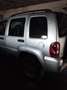 Jeep Liberty Allrad Zilver - thumbnail 2