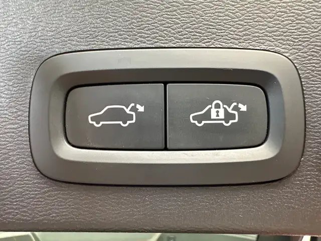 Volvo XC40 view 9