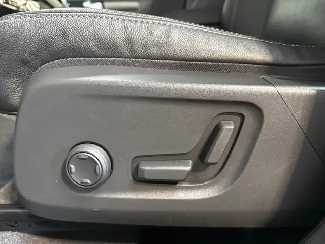Volvo XC40 view 10