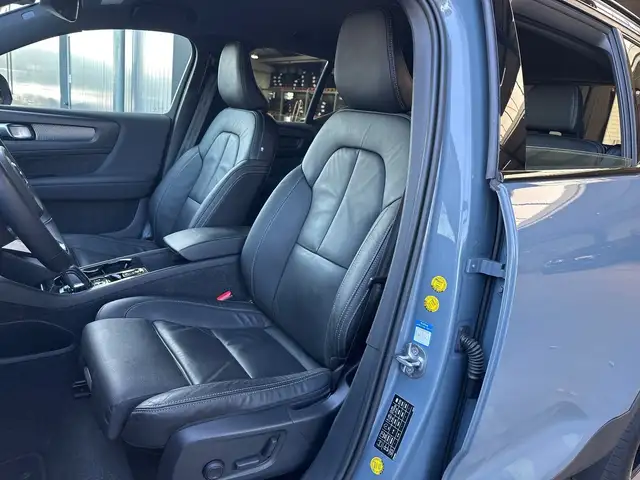 Volvo XC40 view 12