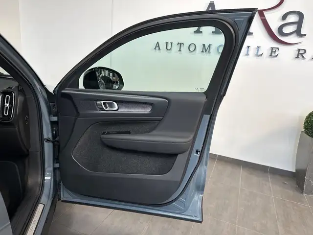 Volvo XC40 view 7