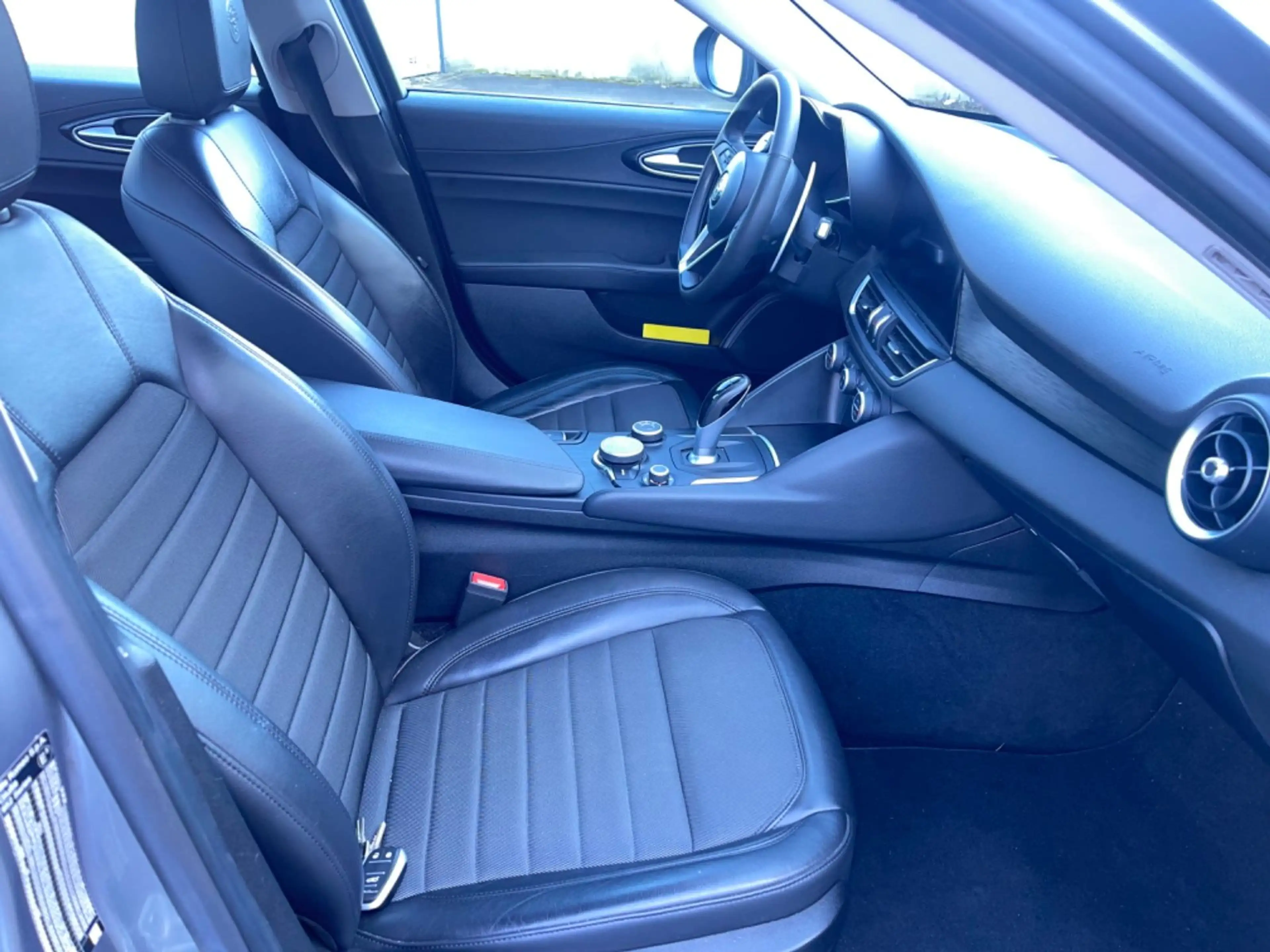 Alfa Romeo Giulia Super Q4 Klima PDC 2HD navi F1 Schaltung — photo 8