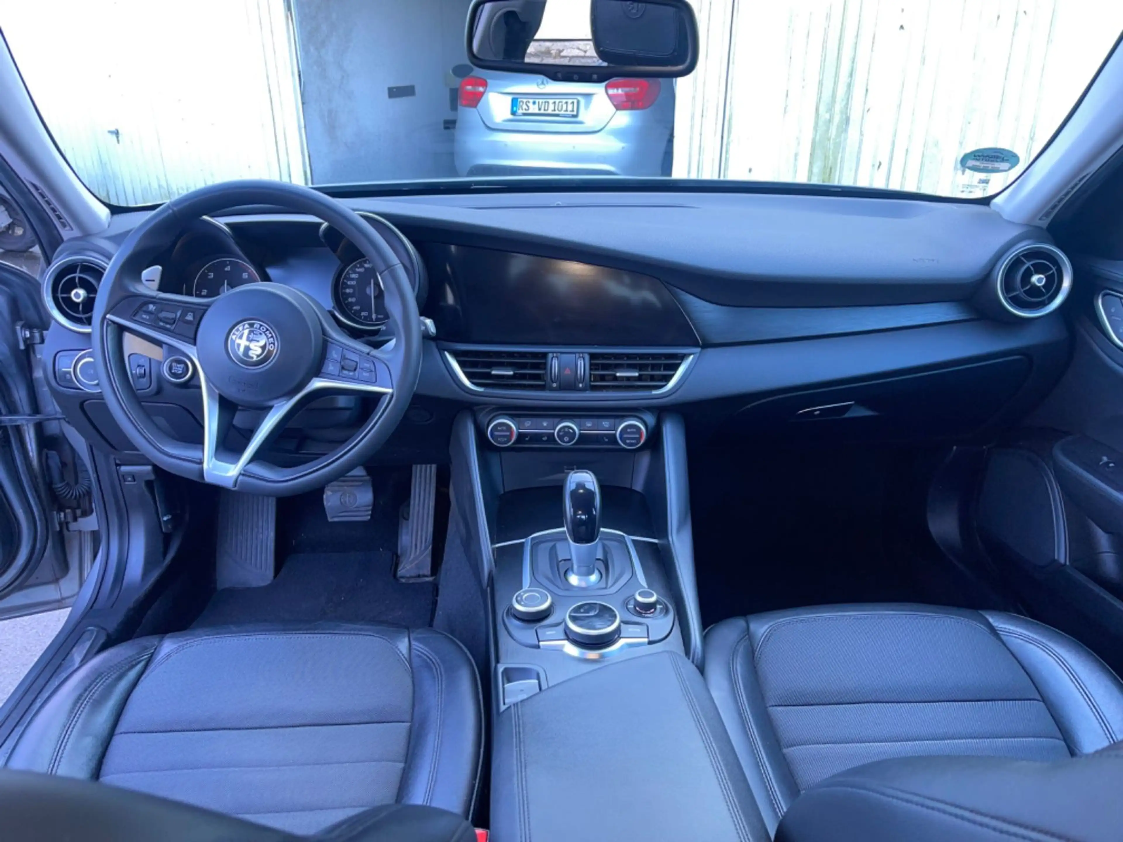 Alfa Romeo Giulia Super Q4 Klima PDC 2HD navi F1 Schaltung — photo 14