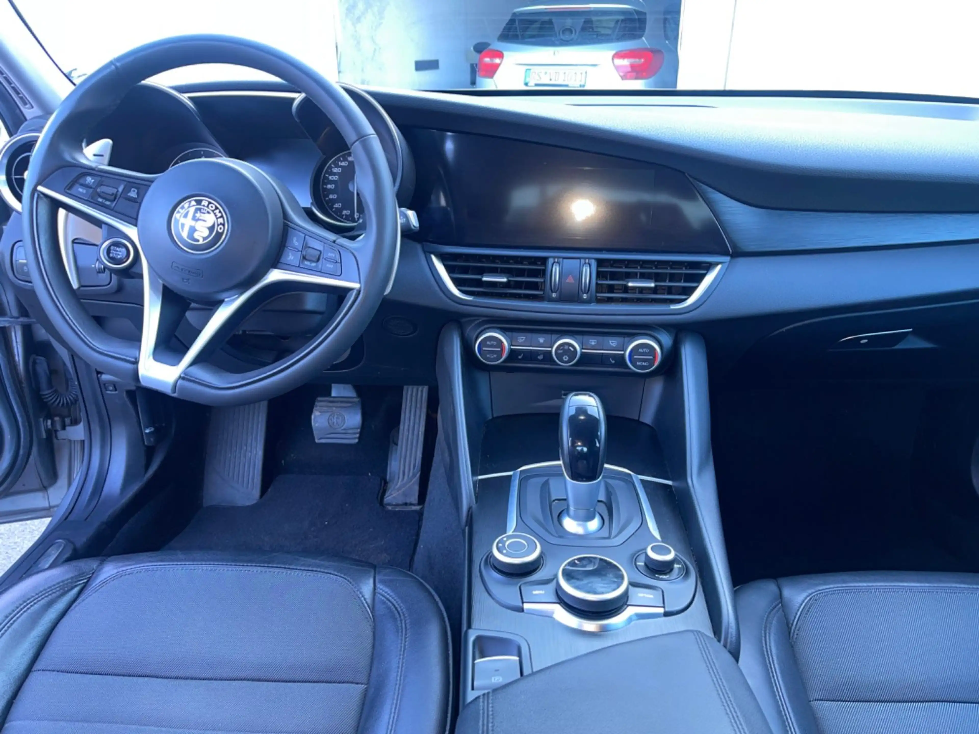 Alfa Romeo Giulia Super Q4 Klima PDC 2HD navi F1 Schaltung — photo 15