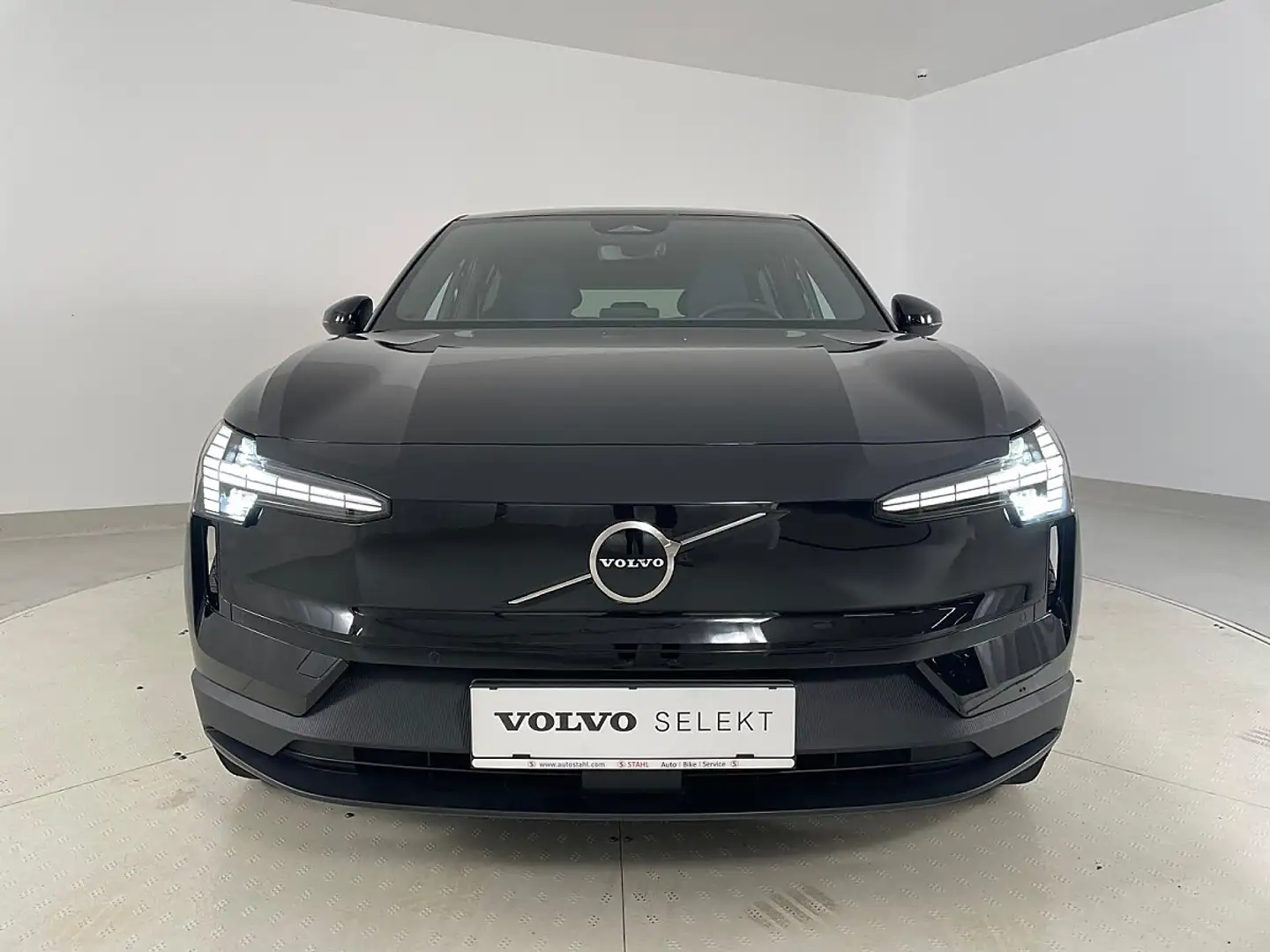 Volvo EX30 Single Motor Extended Range 69kWh Plus | Stahl ... Schwarz - 2