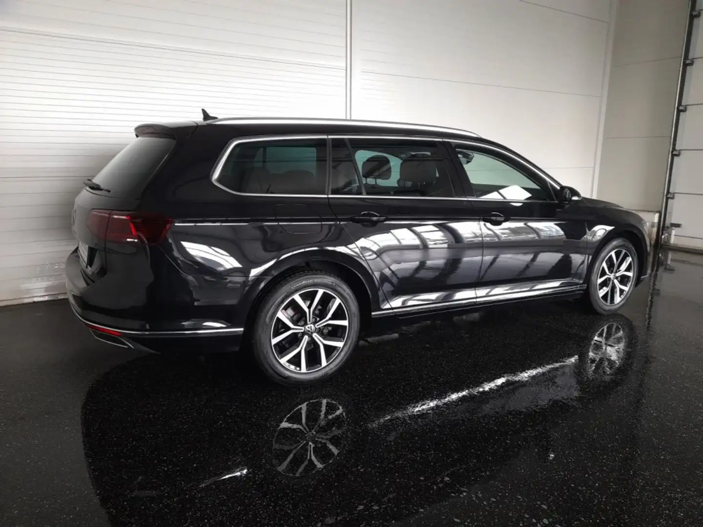 Volkswagen Passat Variant ELEGANCE 2,0 TDI *MATRIX-LED / LEDER / NAVI / AHV & KAMERA / ACC / SPORT MASSAGESITZ / TRAVEL ASSIST* Schwarz - 2