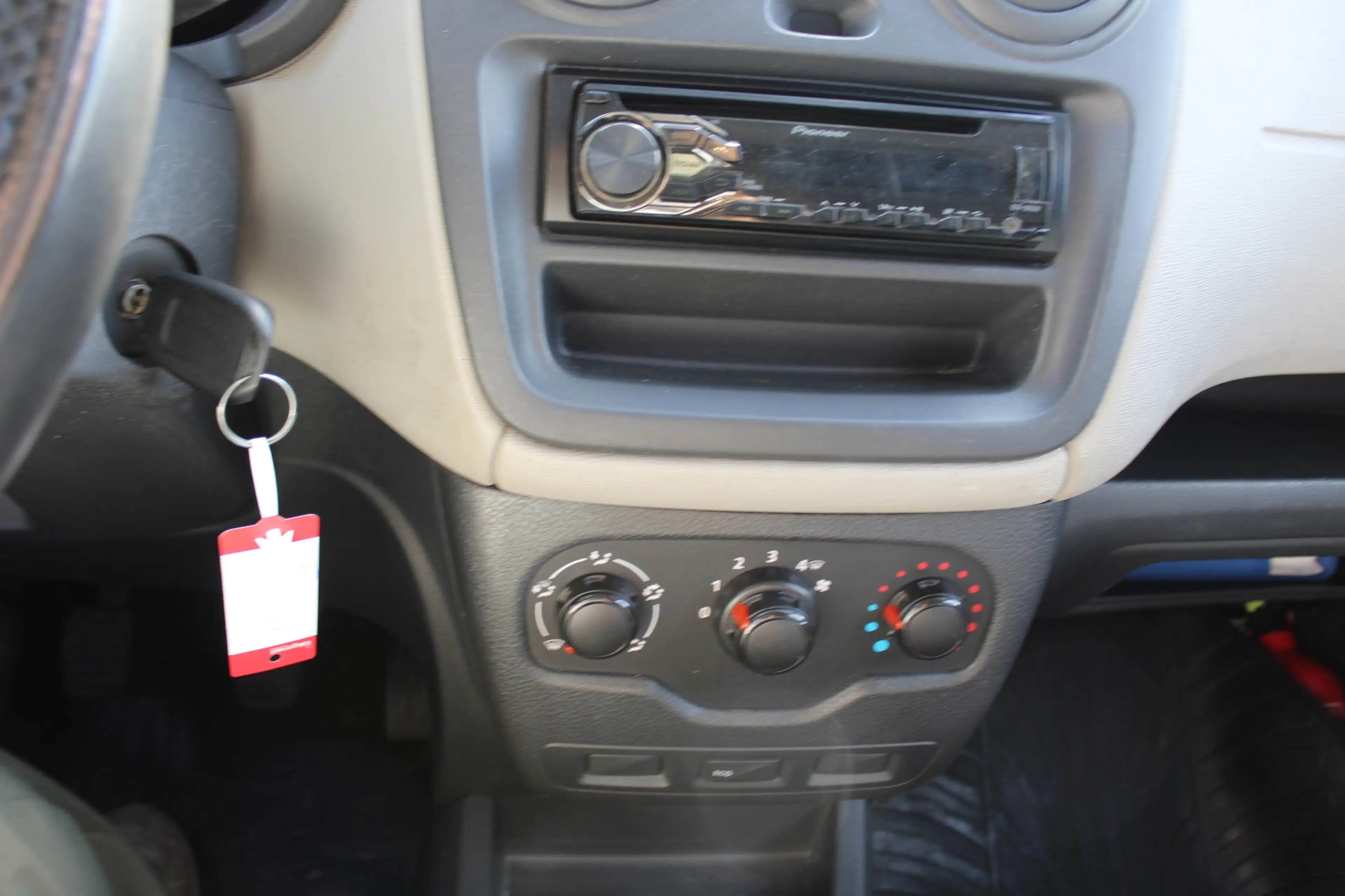 Dacia Dokker 1.6 MPI 100 Basic tekhaak BENZINE — photo 27