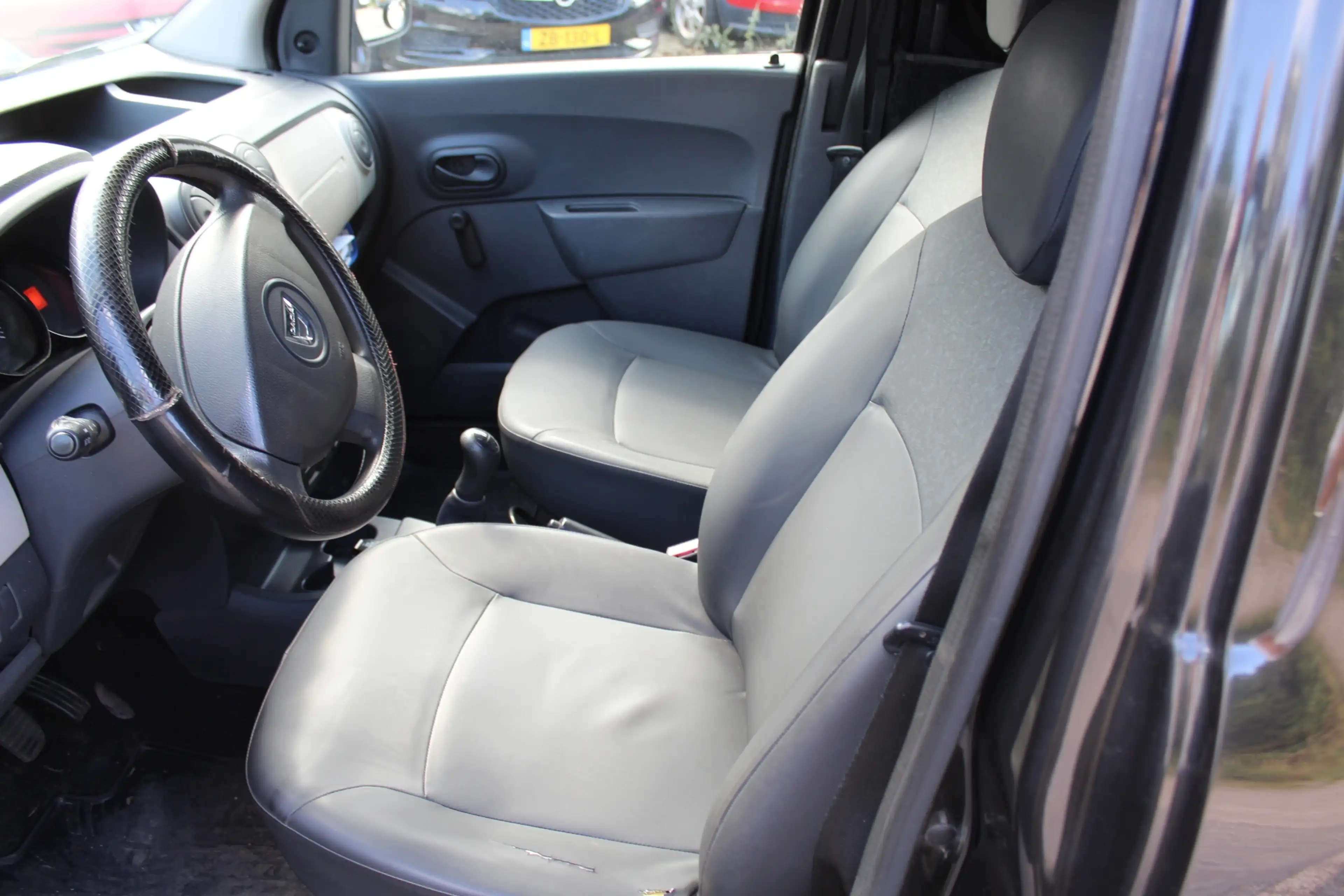 Dacia Dokker 1.6 MPI 100 Basic tekhaak BENZINE — photo 9
