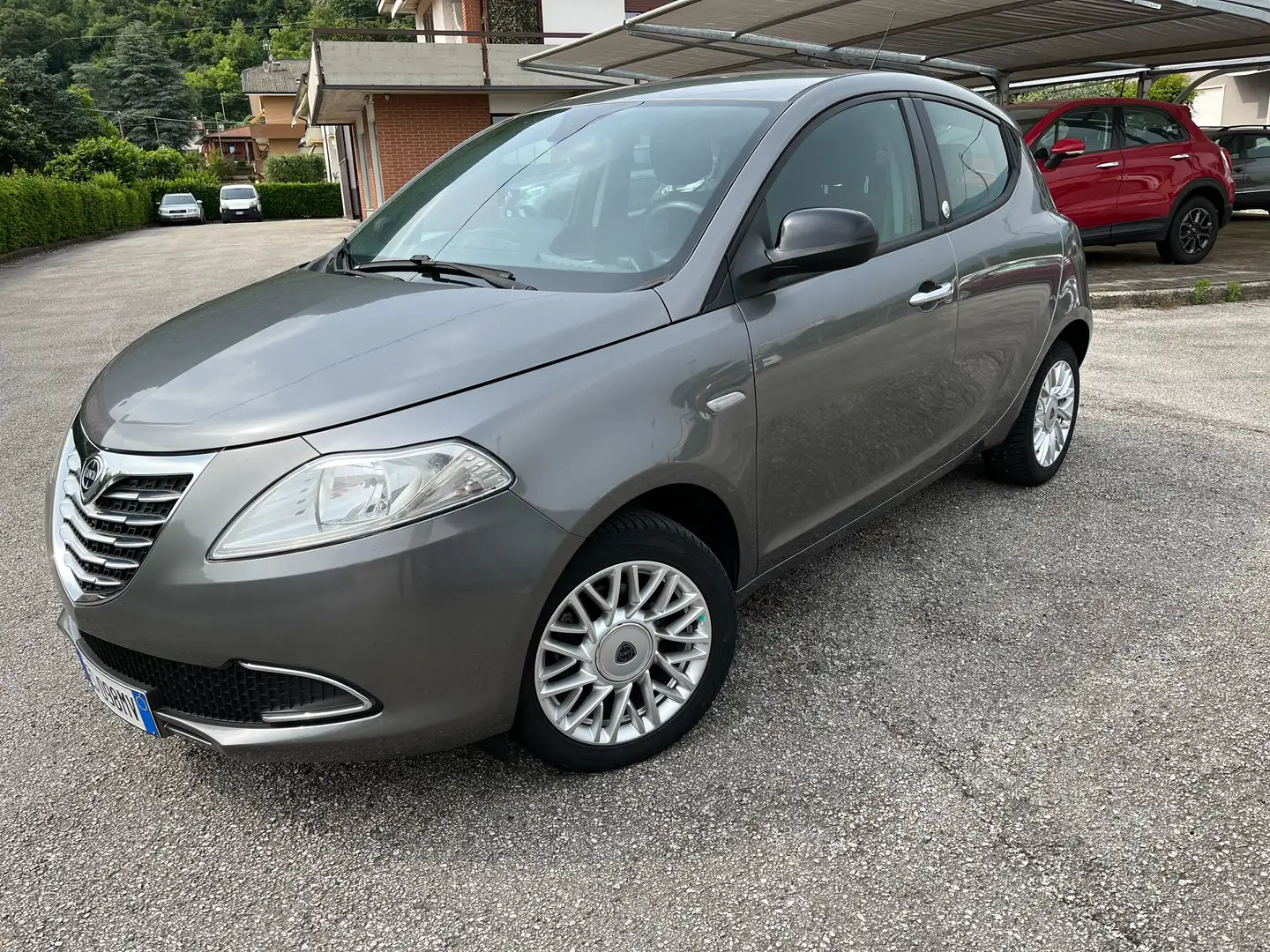 Lancia Ypsilon Ypsilon 1.2 8v Gold ecochic Gpl 69cv Bombola Nuova Grau - 1