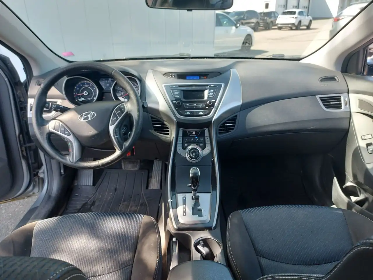 Hyundai ELANTRA снимка Hyundai ELANTRA