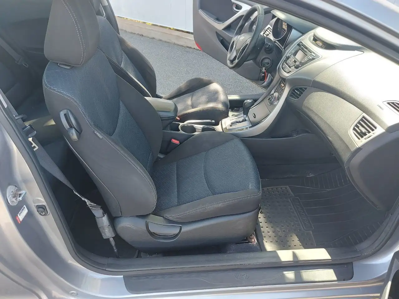 Hyundai ELANTRA снимка Hyundai ELANTRA