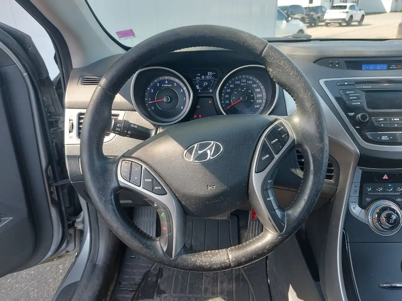 Hyundai ELANTRA снимка Hyundai ELANTRA