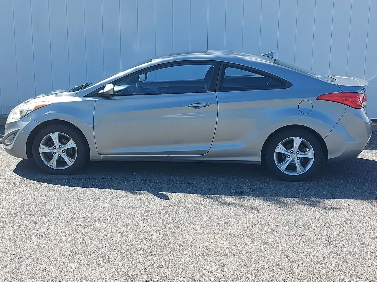 Hyundai ELANTRA снимка Hyundai ELANTRA