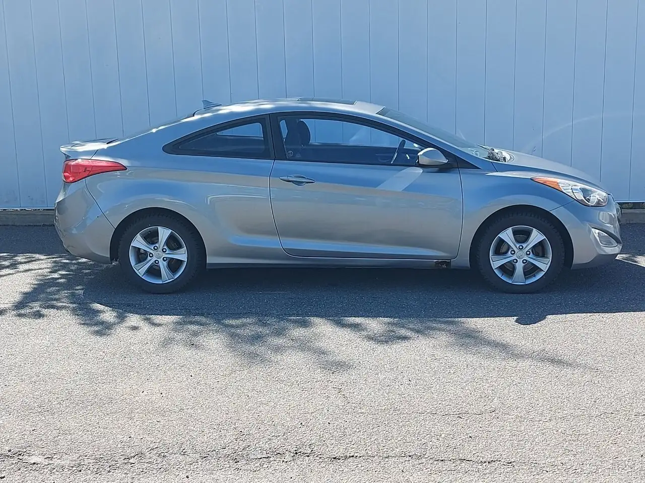 Hyundai ELANTRA снимка Hyundai ELANTRA