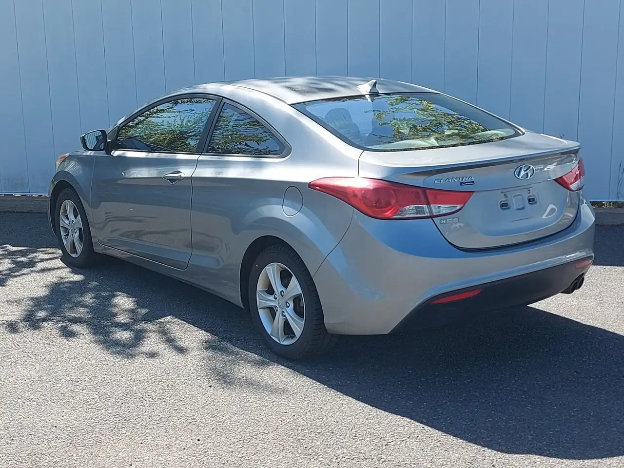 Hyundai ELANTRA снимка Hyundai ELANTRA