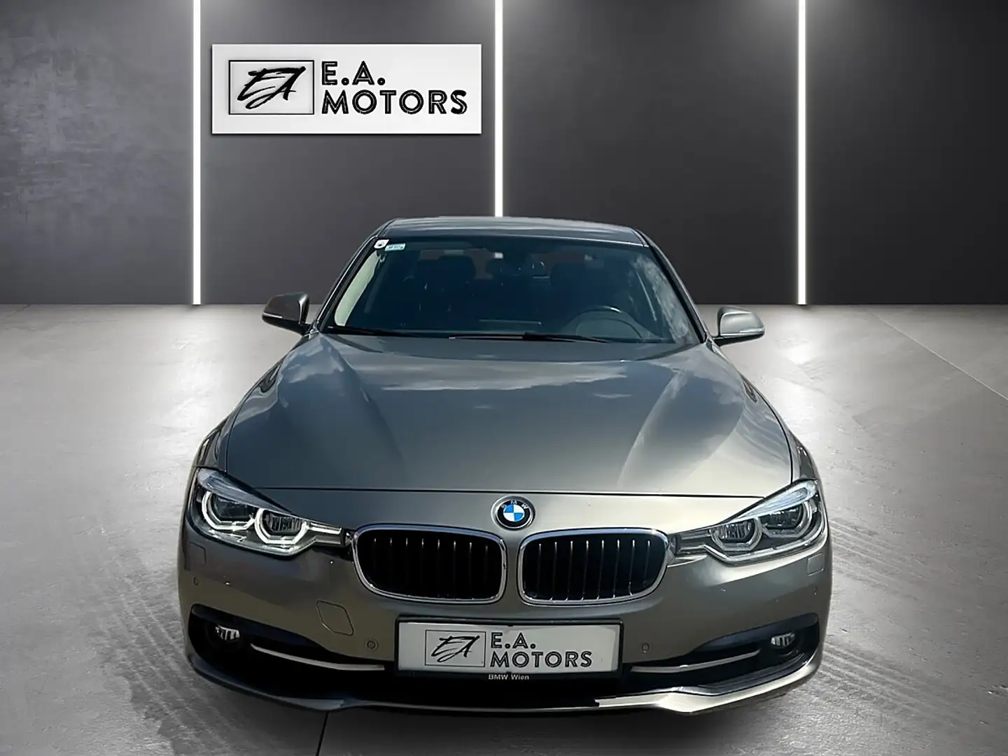 BMW 320 d xDrive Sport Line Aut. Beige - 2