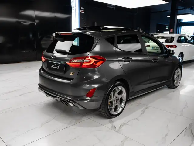 Ford Fiesta view 4