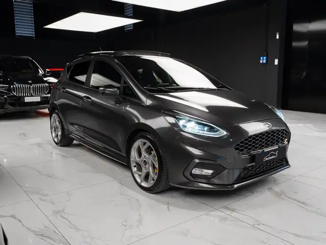 Ford Fiesta view 3