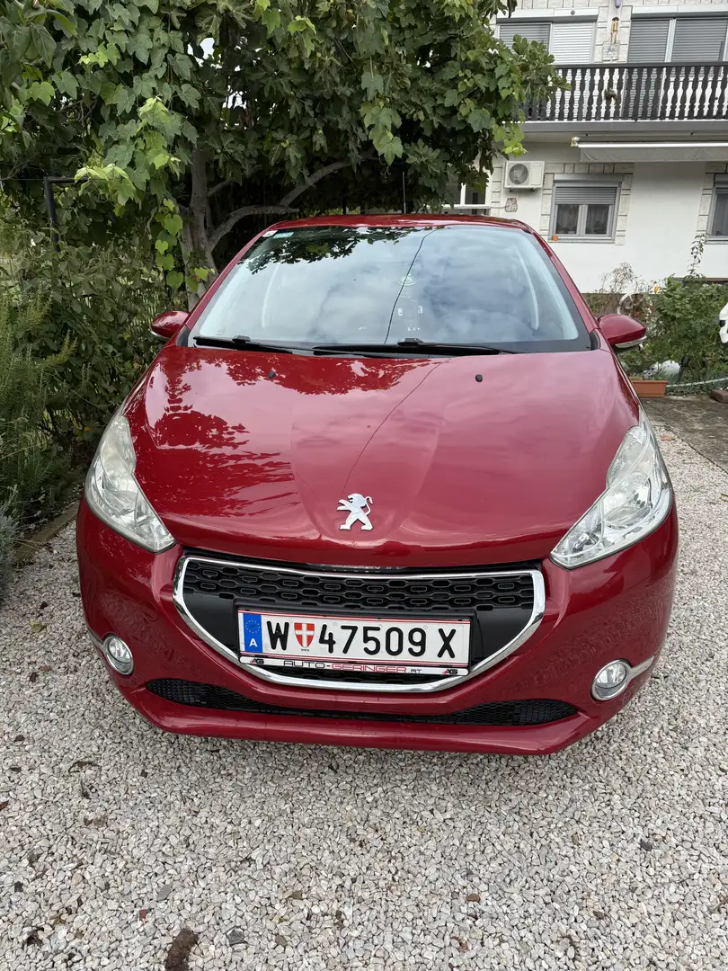 Peugeot 208 Rot - 1