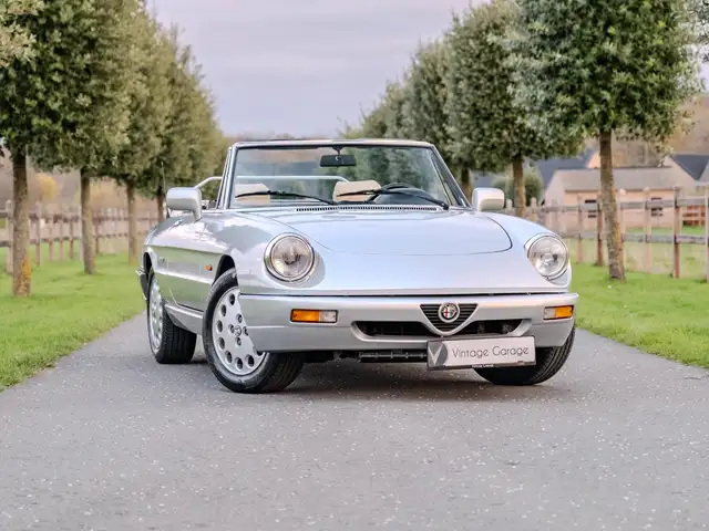 Alfa Romeo Spider 2.0